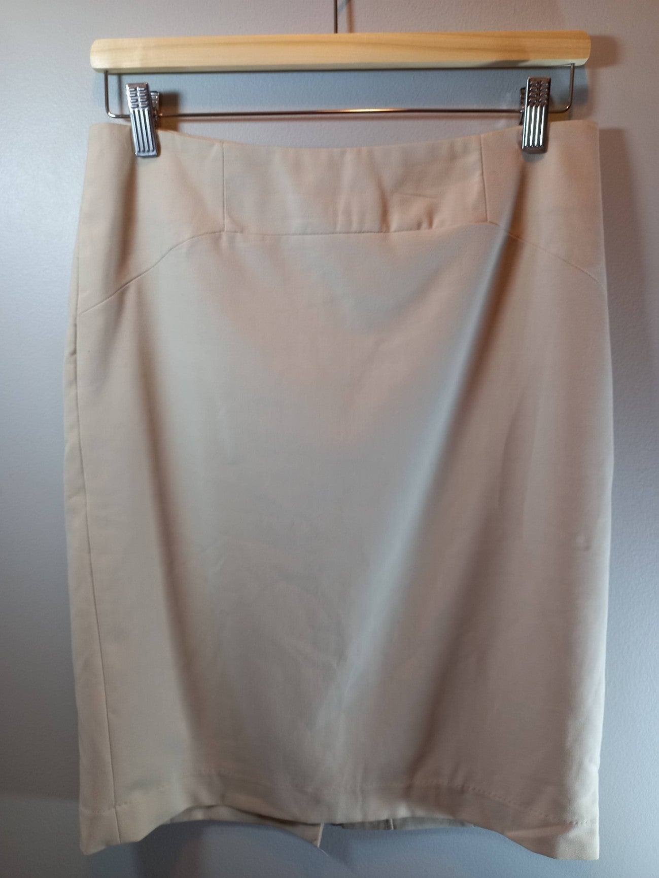 Jessica Cream Pencil Skirt Sz 4