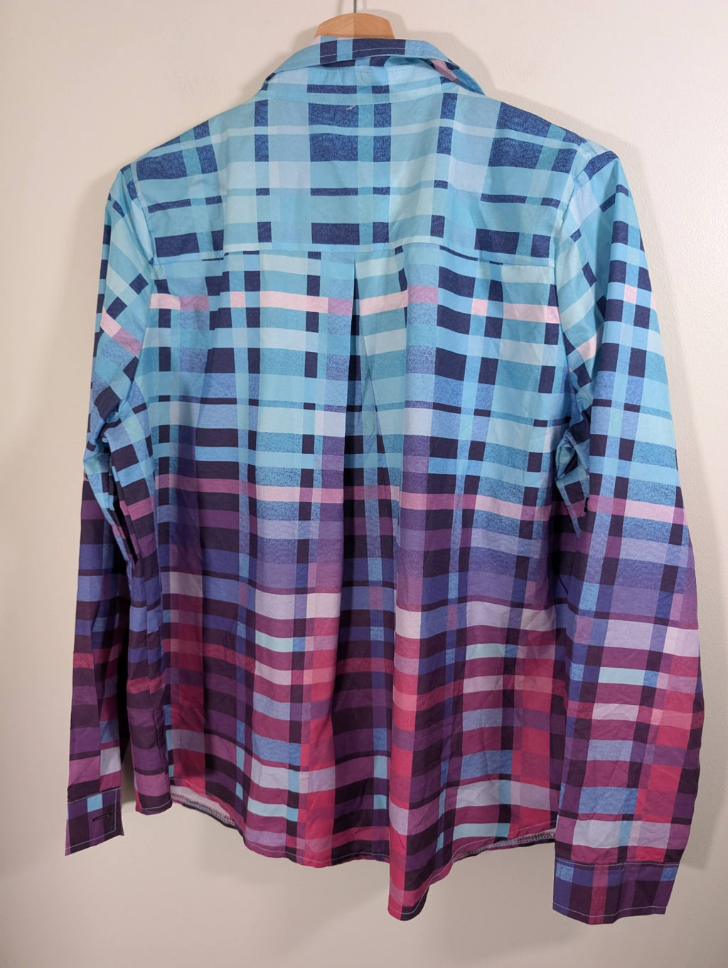 NWT long-sleeve - Large