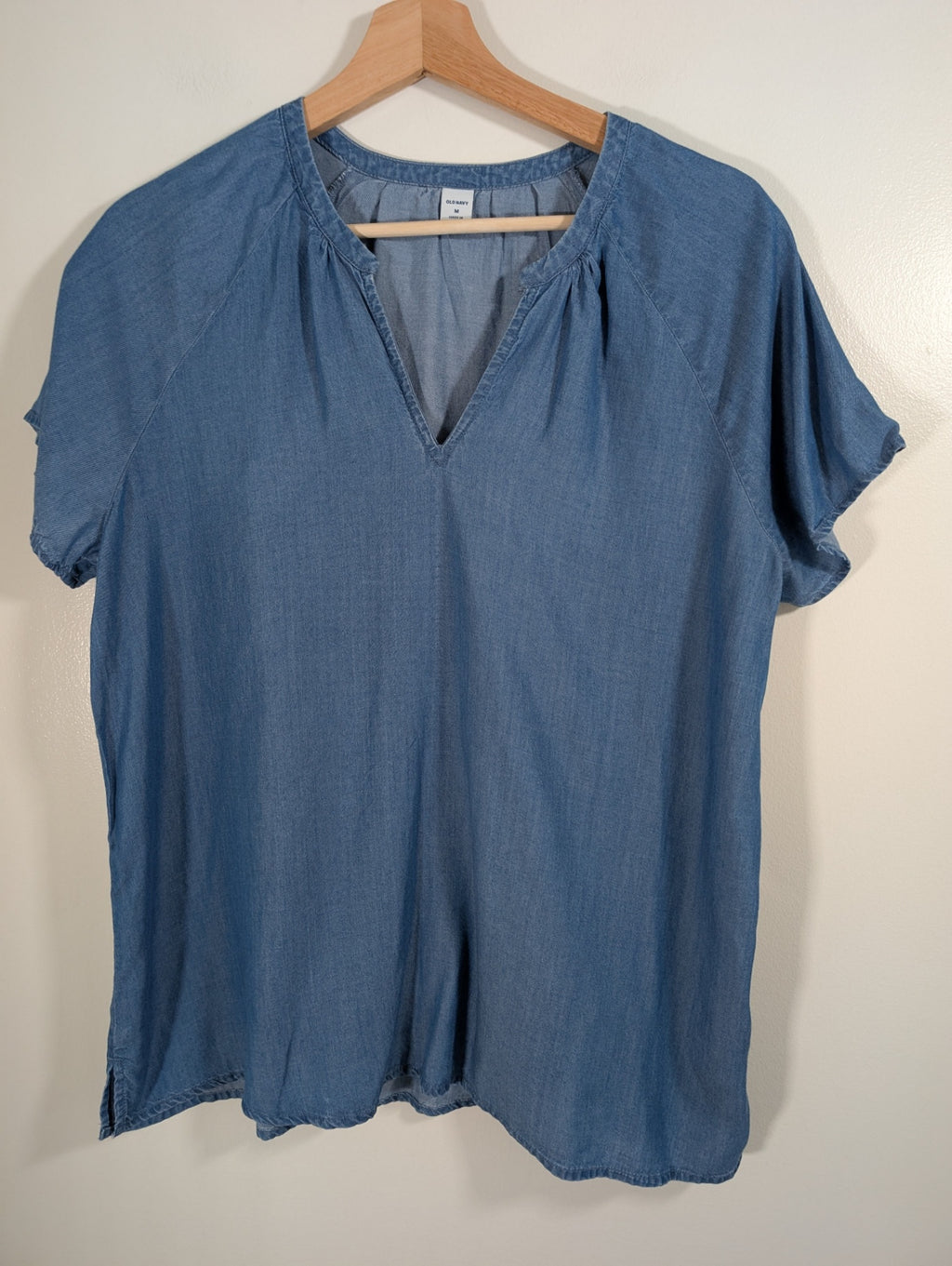 NWT Old Navy denim-style blouse - Medium