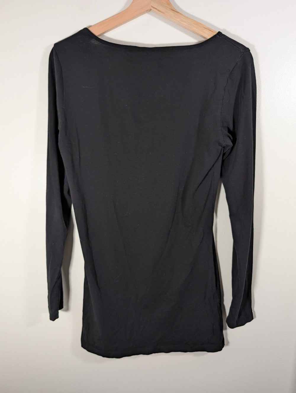 Vero Moda black long sleeve - Large (Minor Flaw)