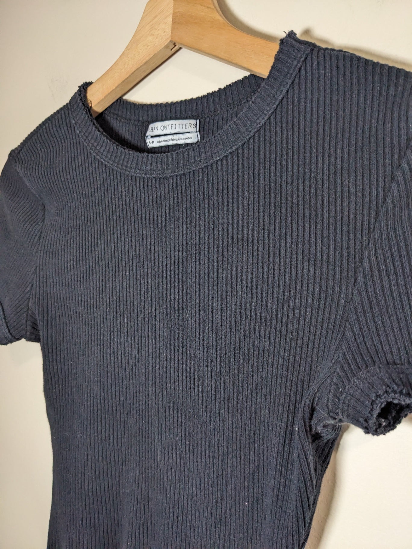 Urban Outfitters Ribbed T-Shirt - Small