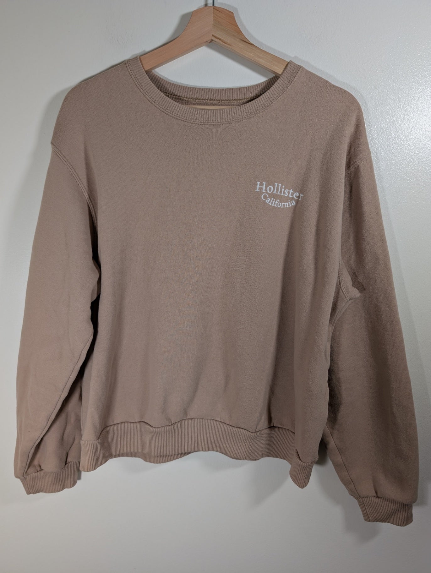Hollister Crewneck - Medium