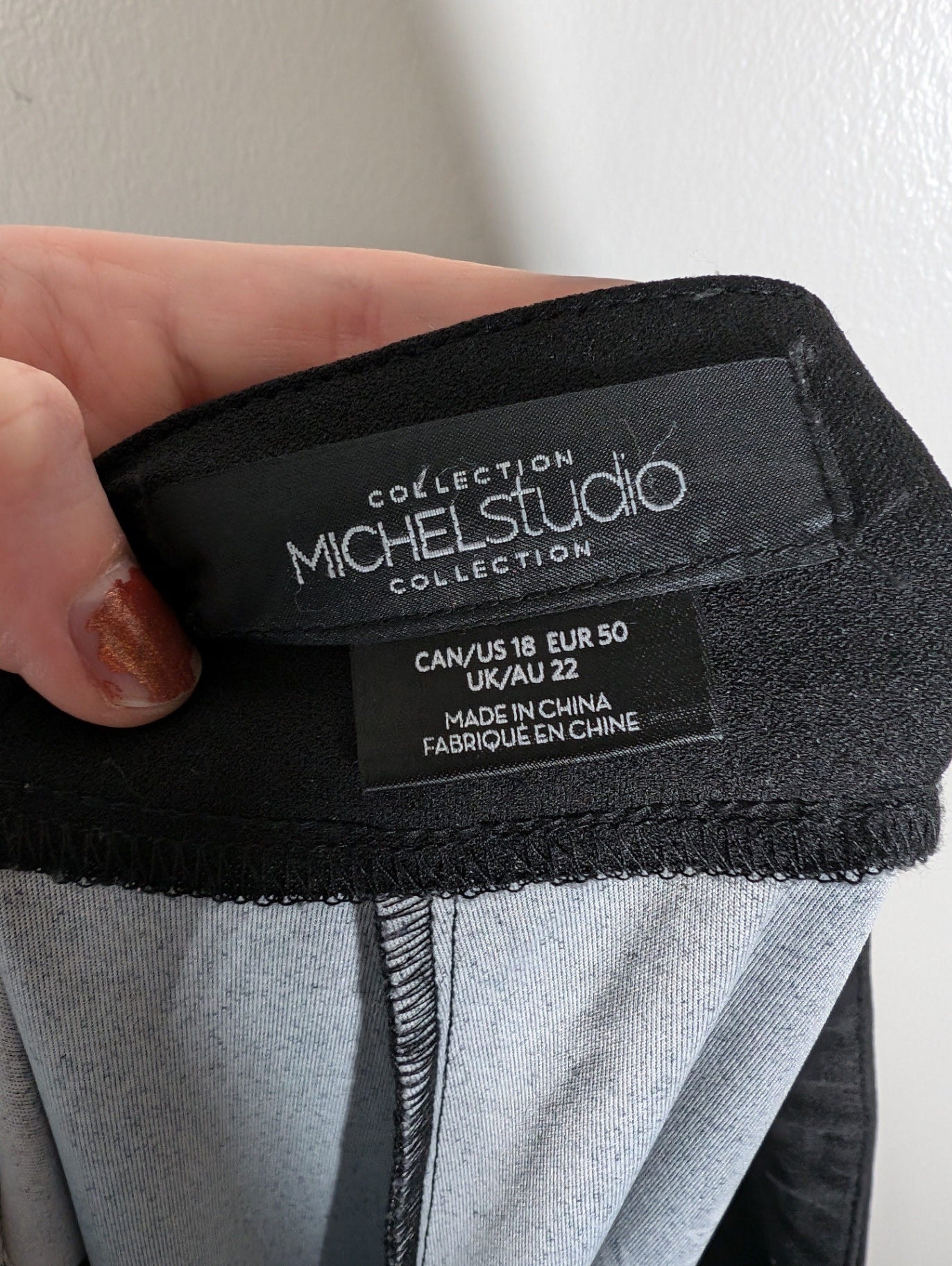 Michel Studio Collection Floral Pant - SZ 18 (loose threads)