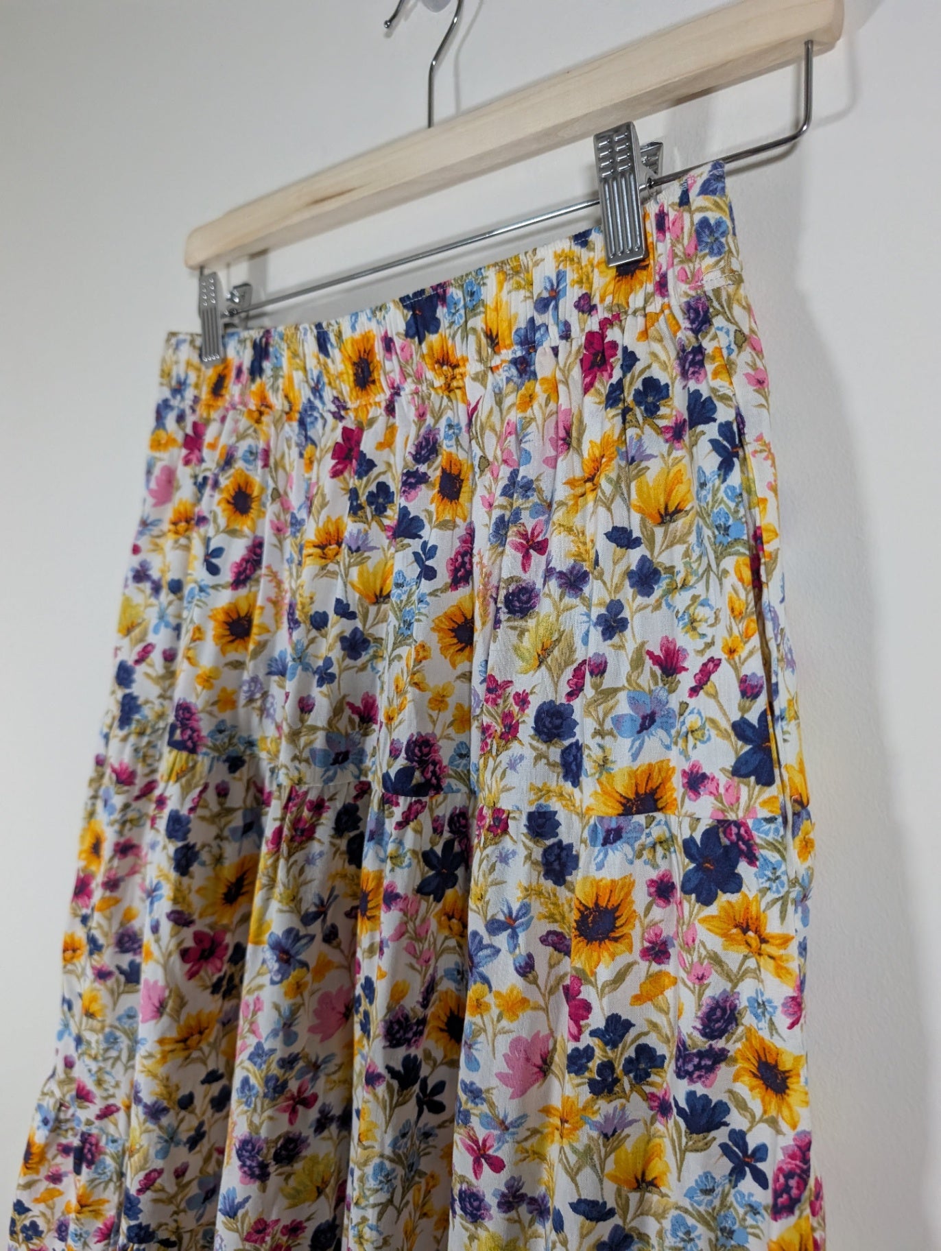 Old Navy floral skirt - Medium