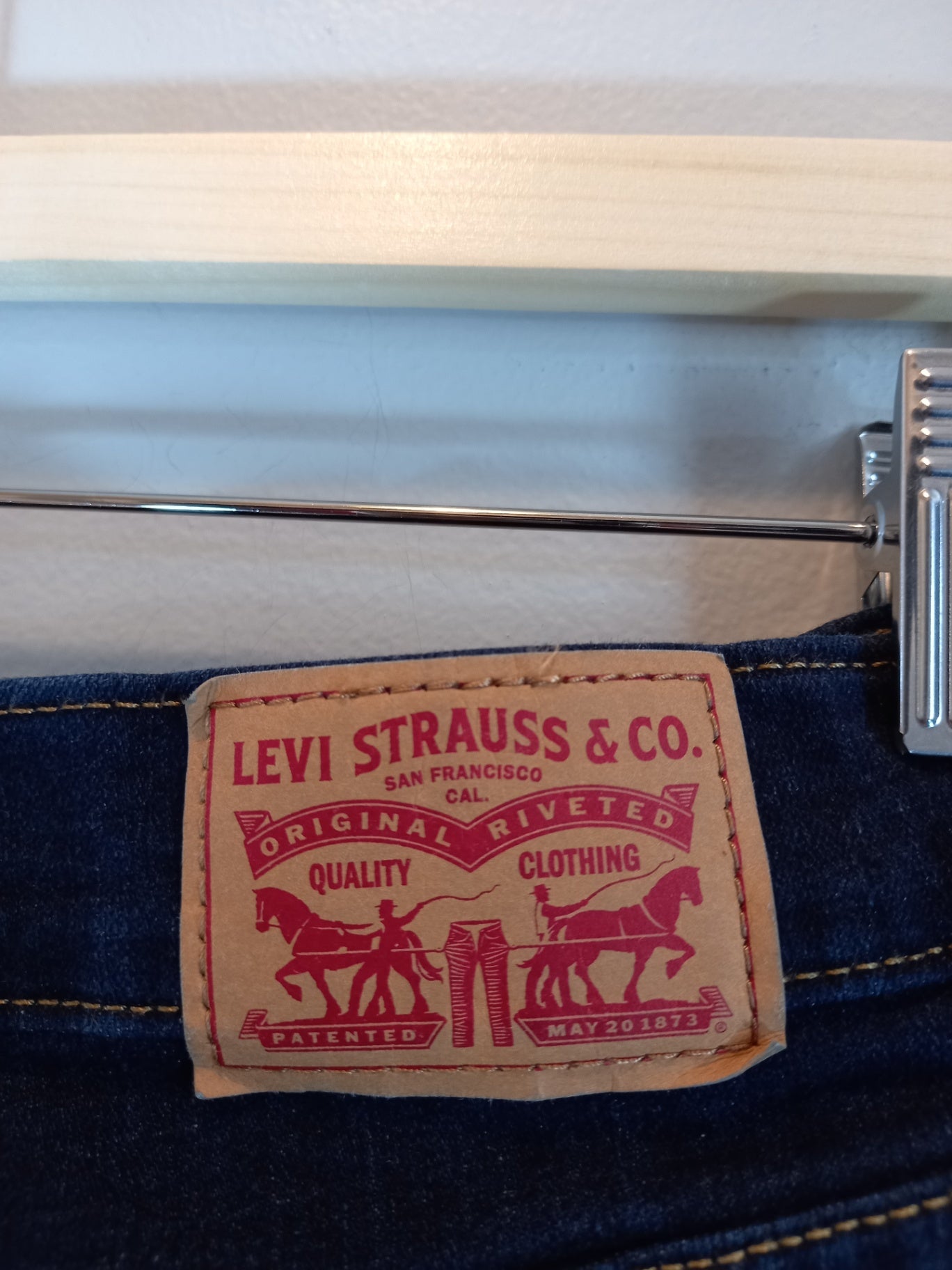 Levi's Straight Cut Jeans - Sz 10