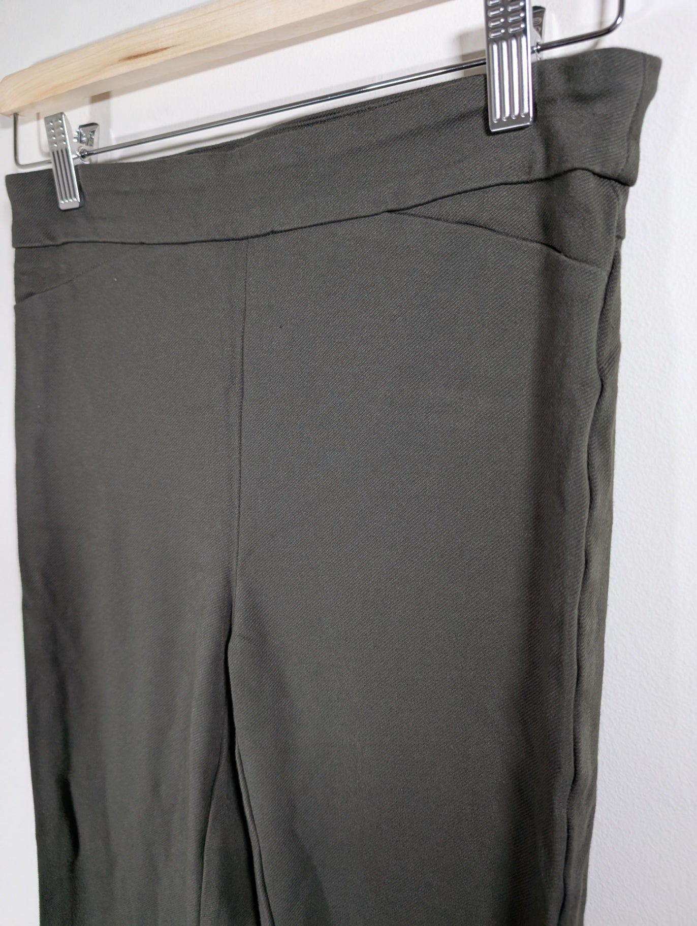 Reitmans The Modern Stretch Green Pant - SZ 6 Regular