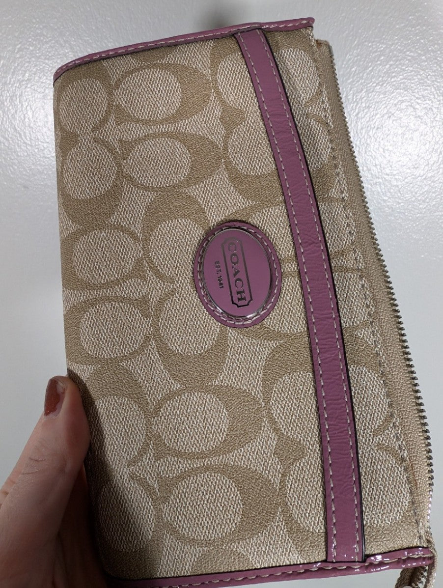 Coach Chelsea Heritage Wristlet