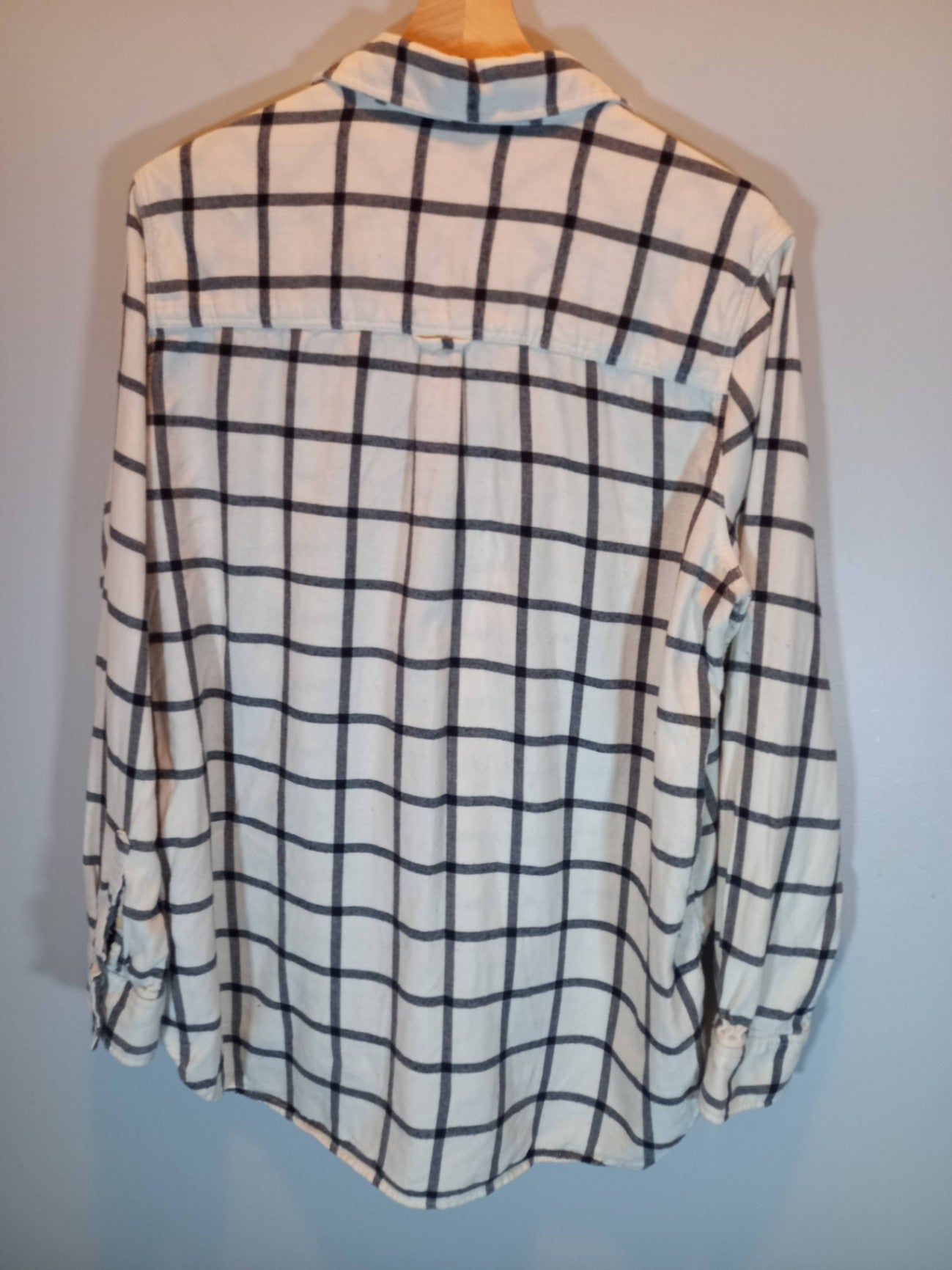 Roots White & Grey Plaid Flannel  Shirt Sz XL