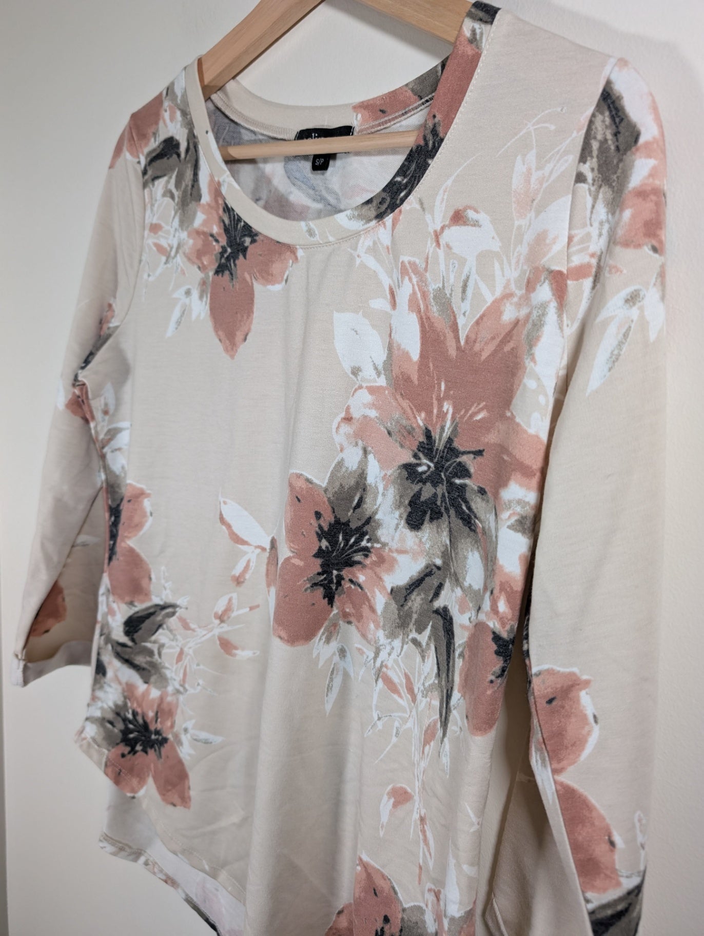 Eclipse Floral 3/4 Length Sleeve - Small