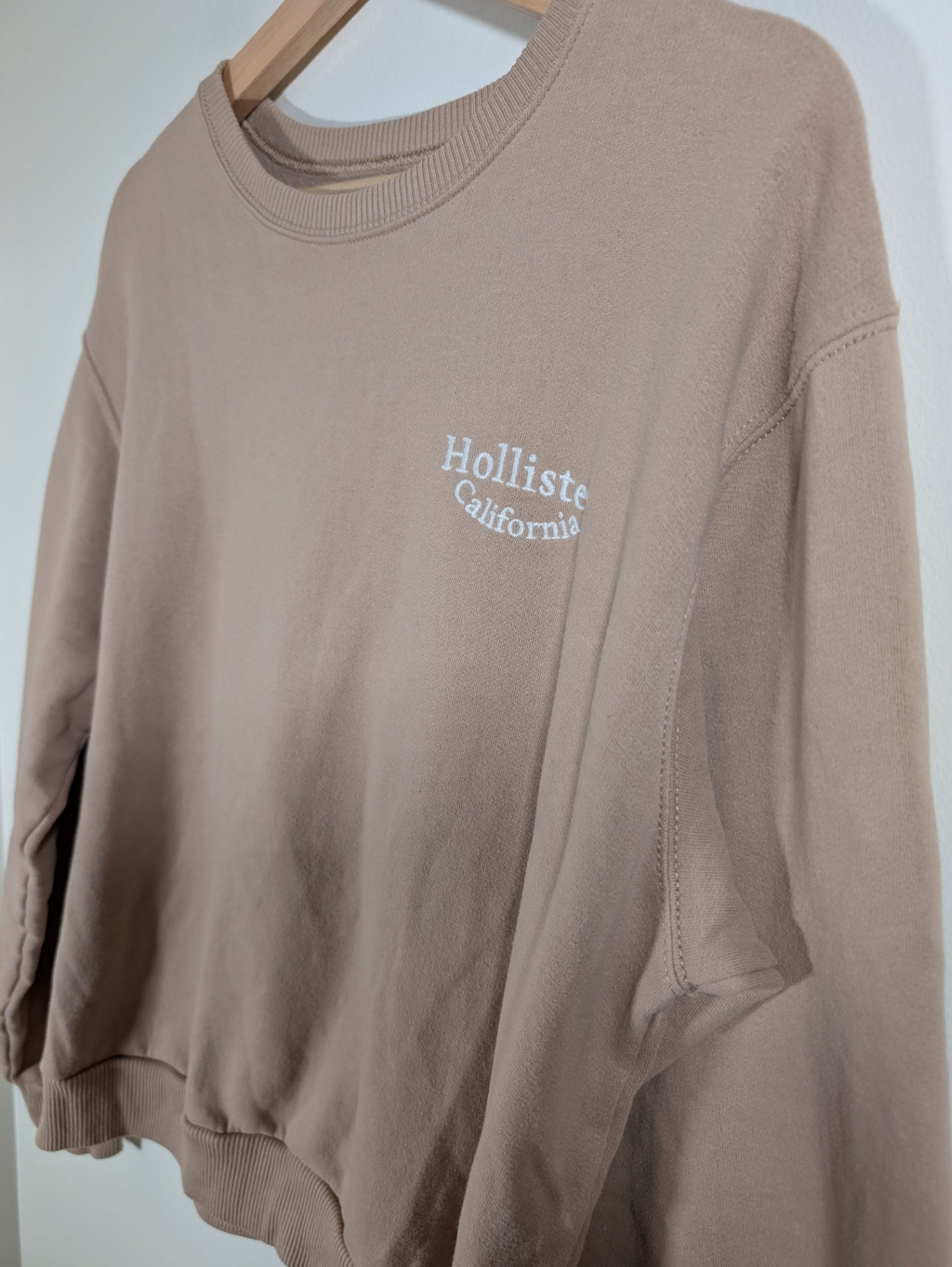 Hollister Crewneck - Medium