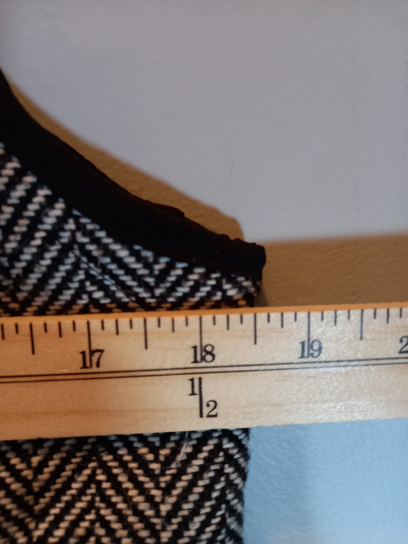 Care Black & White Vest Looks to be a Medium