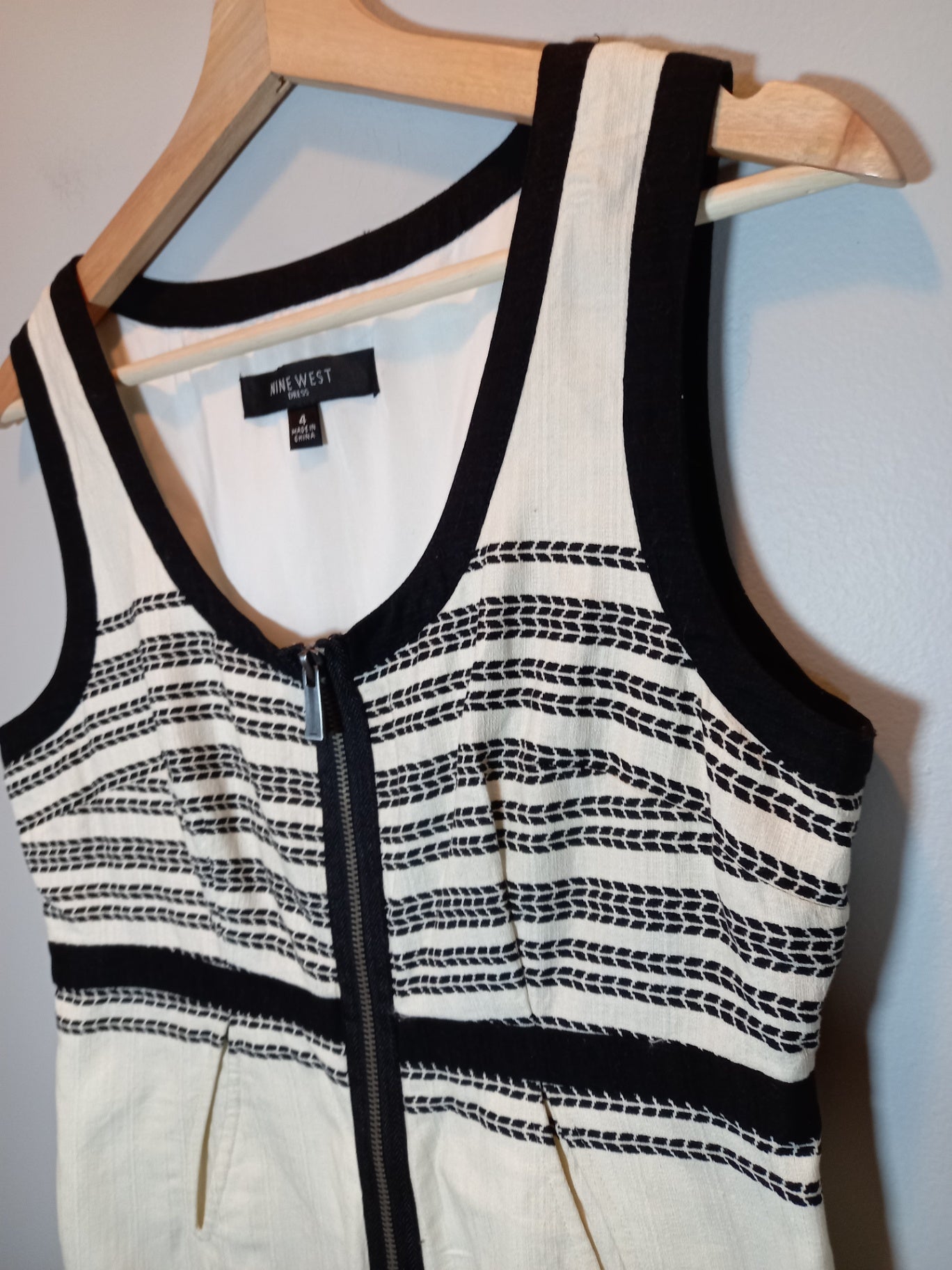 Nine West Sleeveless Dress Sz 4
