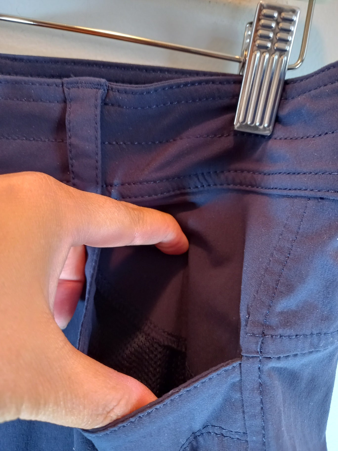 Eddie Bauer Navy Capris - Sz 10