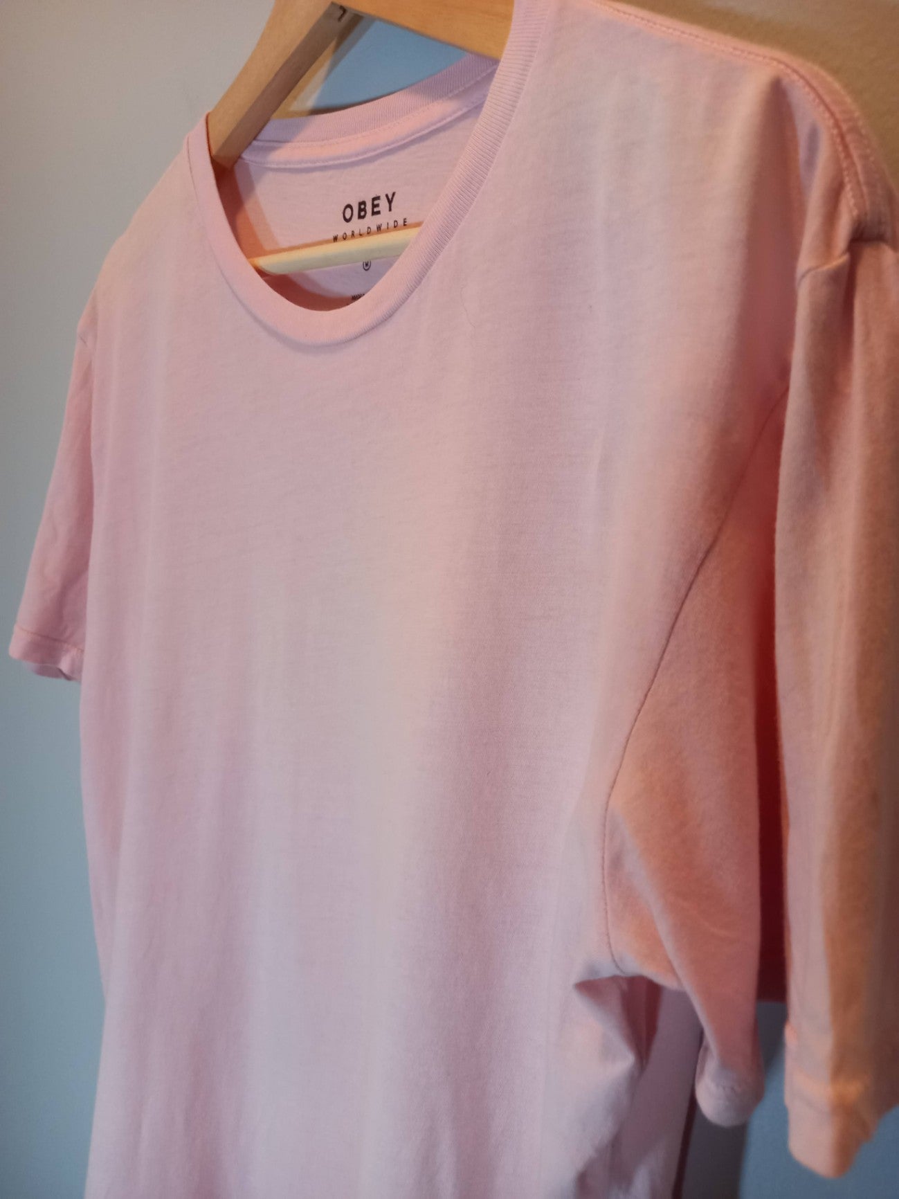 Obey Light Pink T-Shirt Sz M