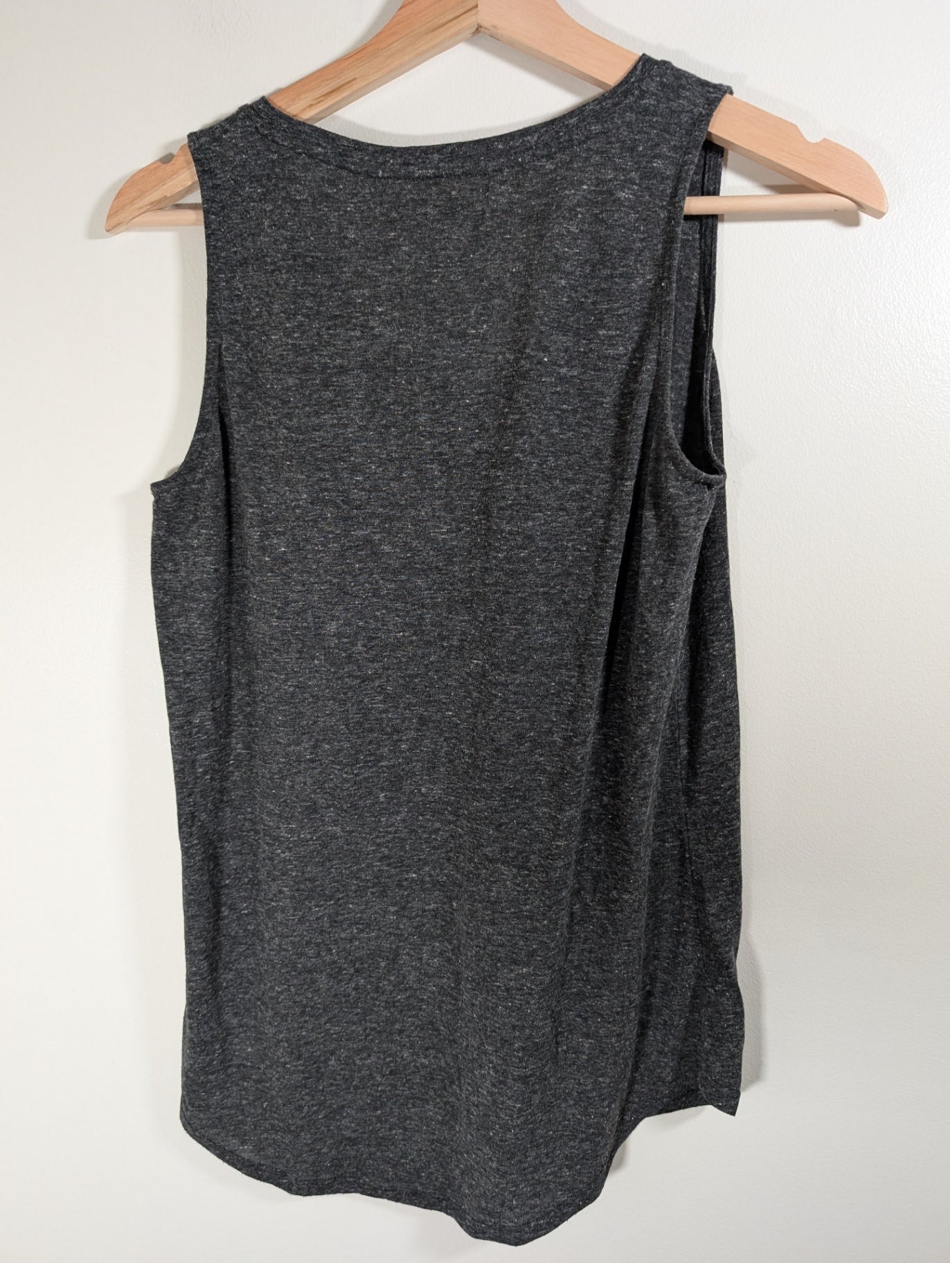 No label embellished tank - appears small