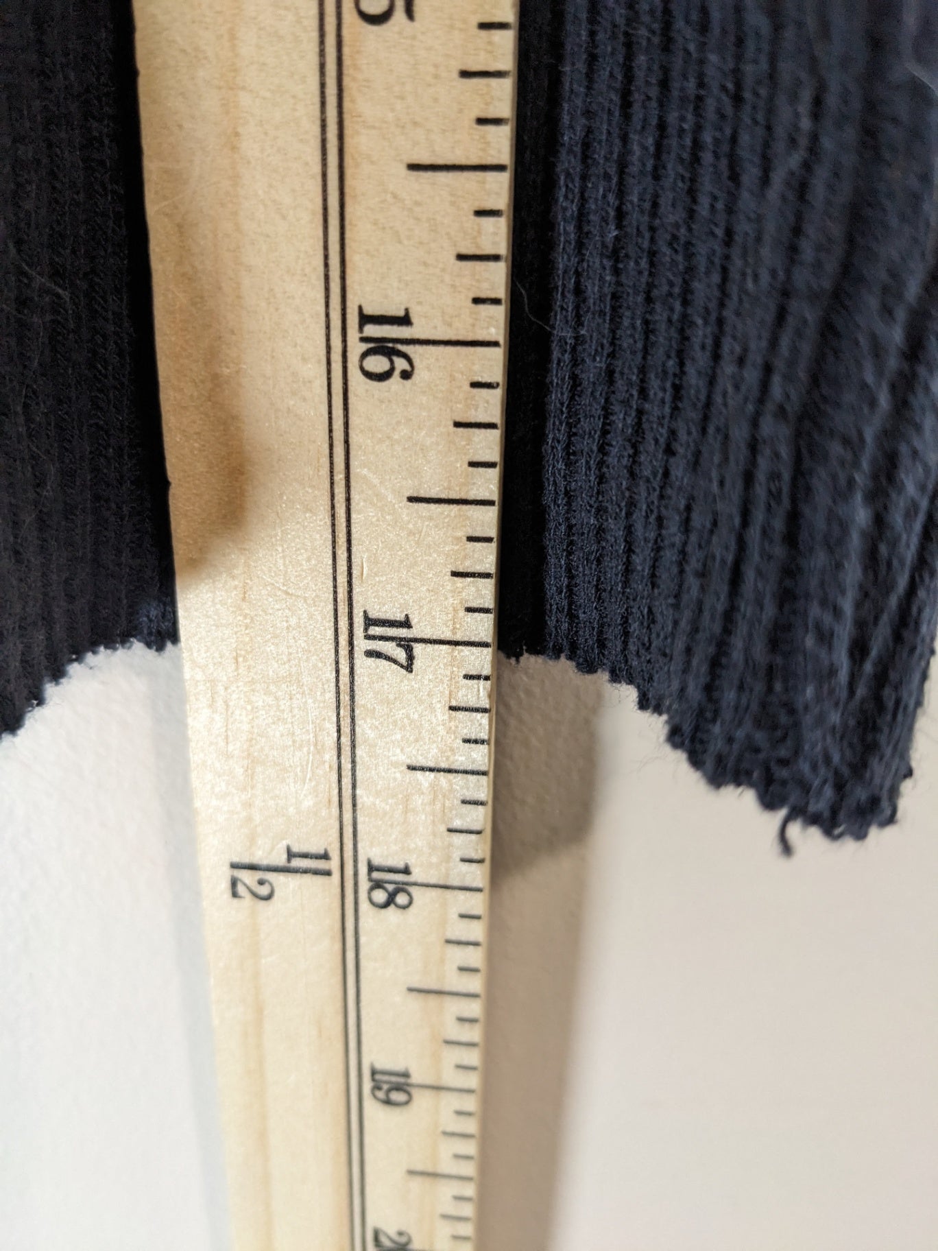 Urban Outfitters Ribbed T-Shirt - Small