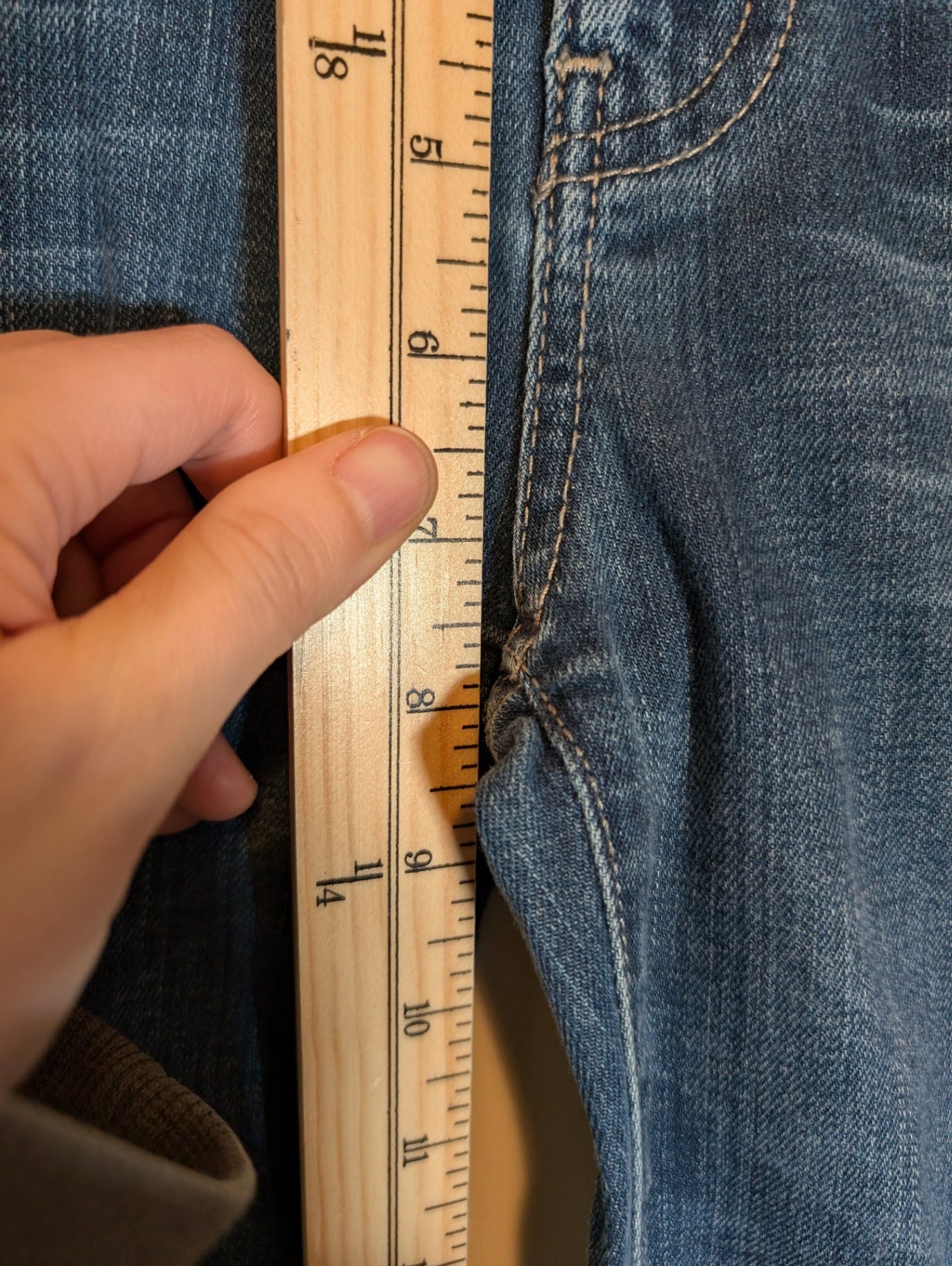 Guess starlet bootcut jeans - SZ 28 (Minor Flaw)
