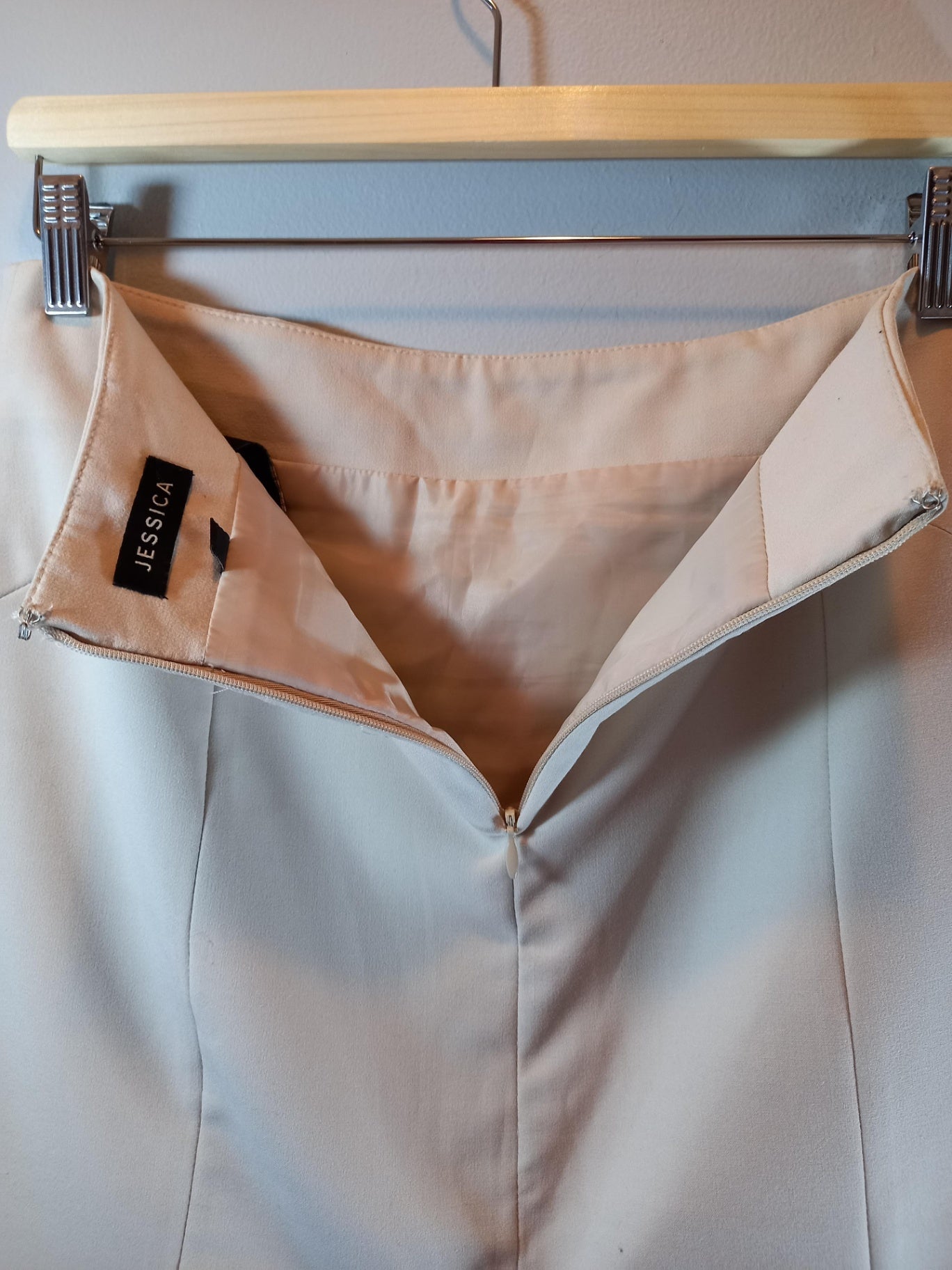 Jessica Cream Pencil Skirt Sz 4