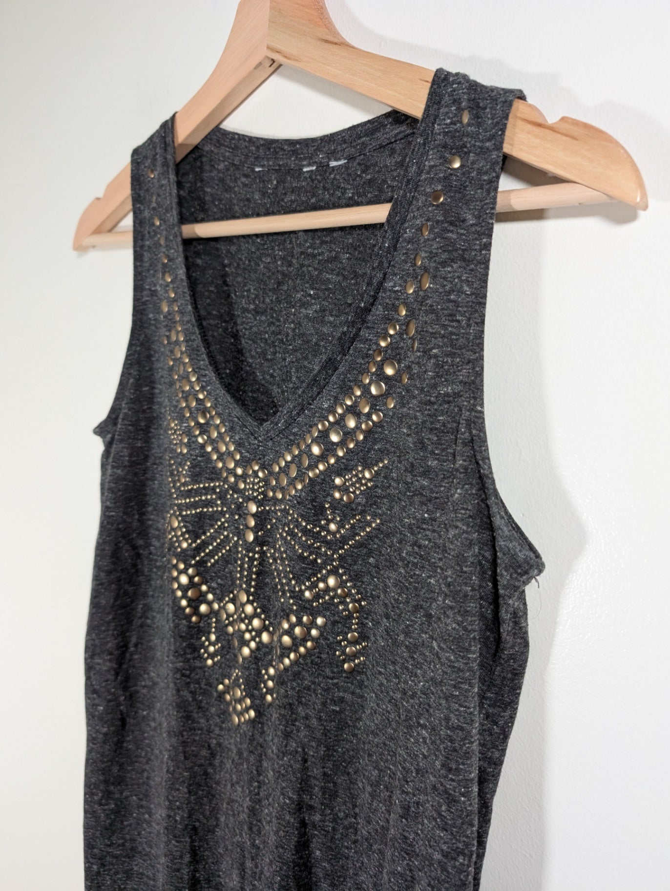No label embellished tank - appears small
