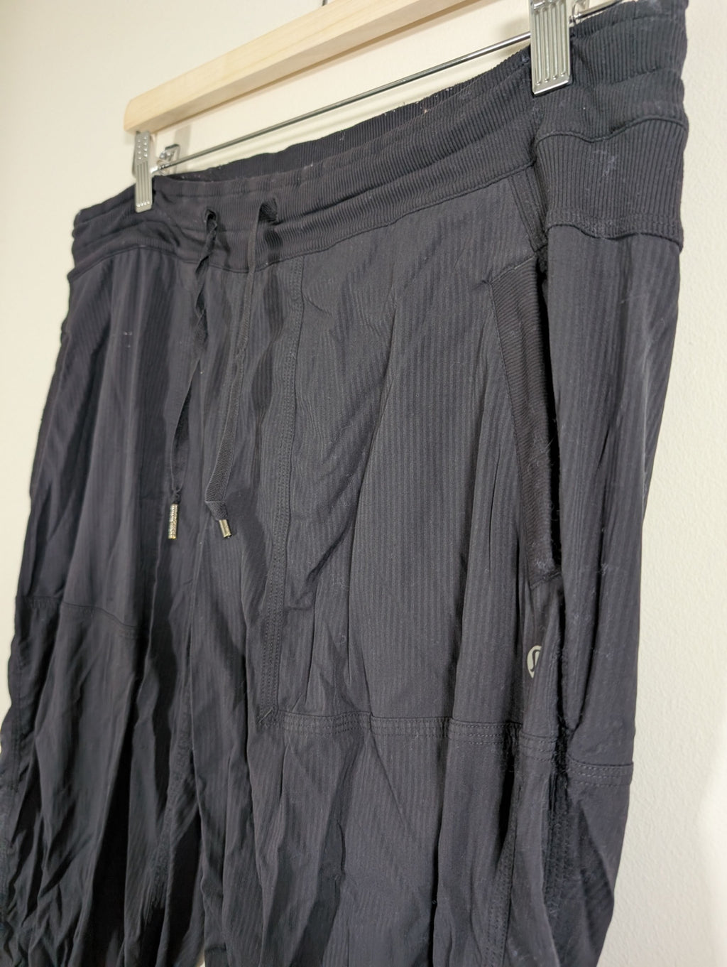 Lululemon dance studio pants - SZ 10