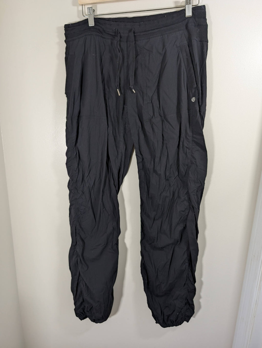 Lululemon dance studio pants - SZ 10
