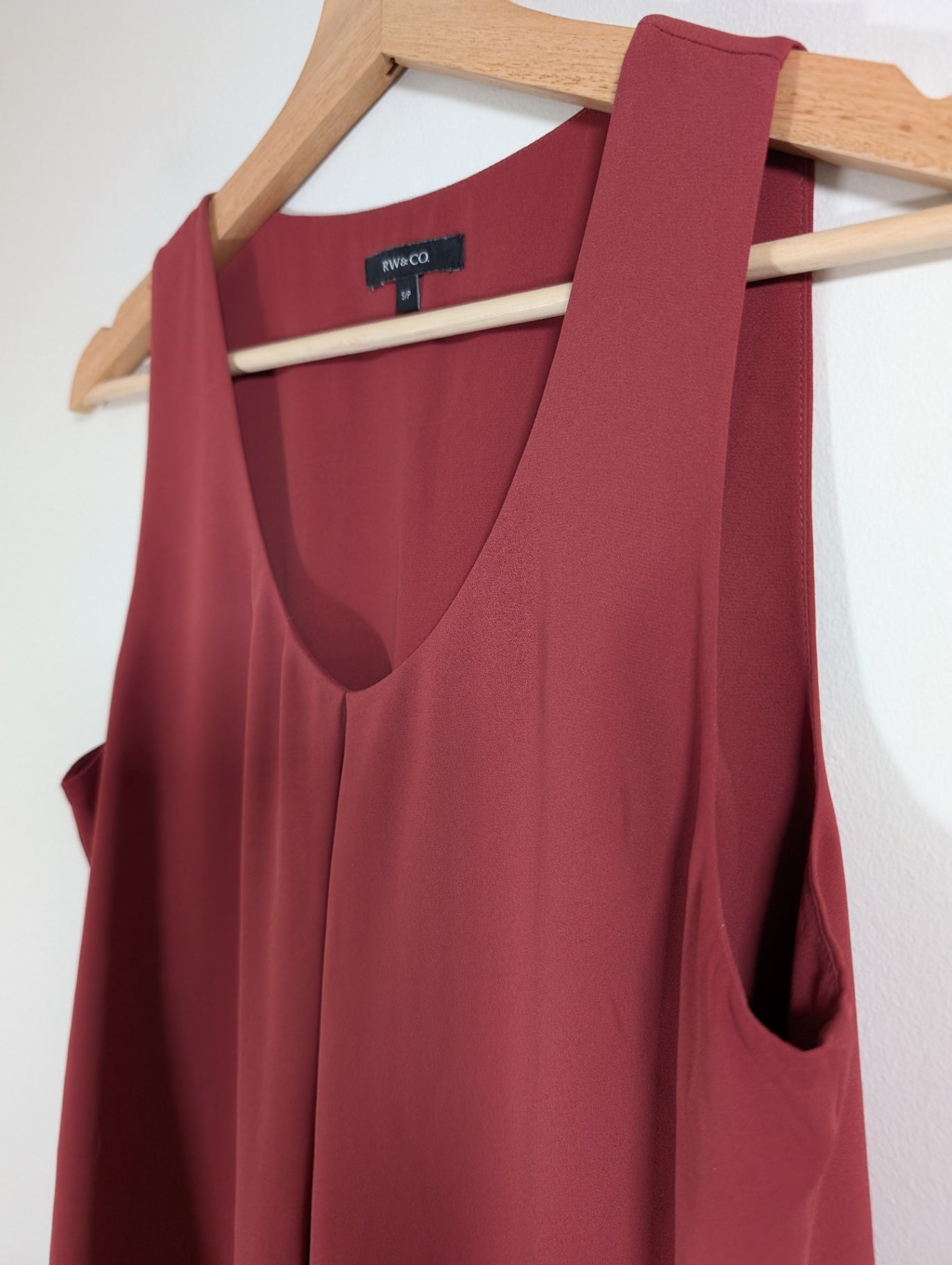 RW&Co. red sleeveless blouse - Small