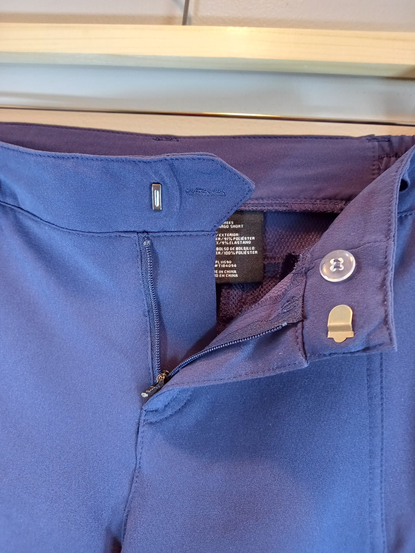 32 Degree  Navy Shorts - Medium