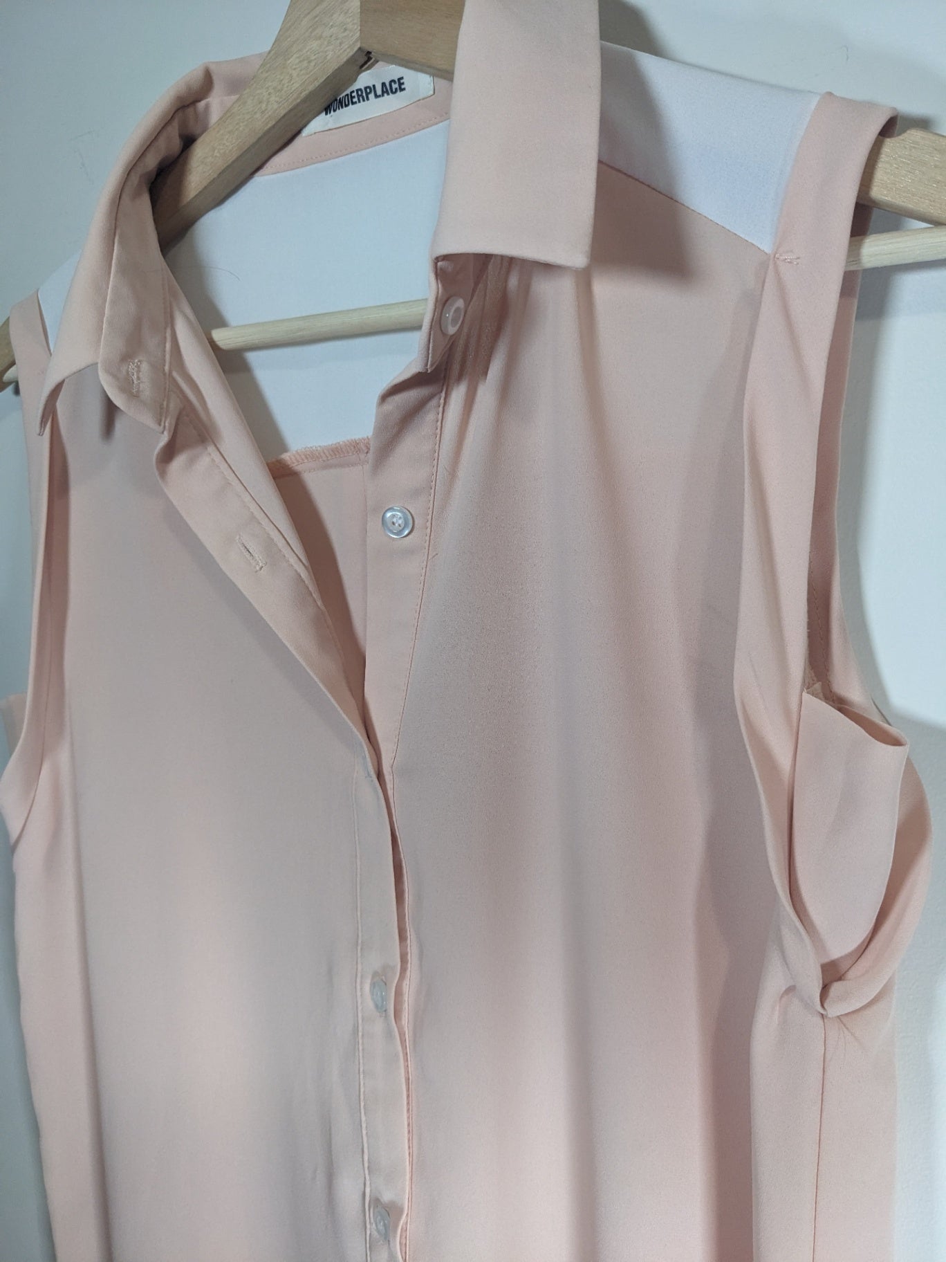 Wonderplace Sleeveless Blouse - Small