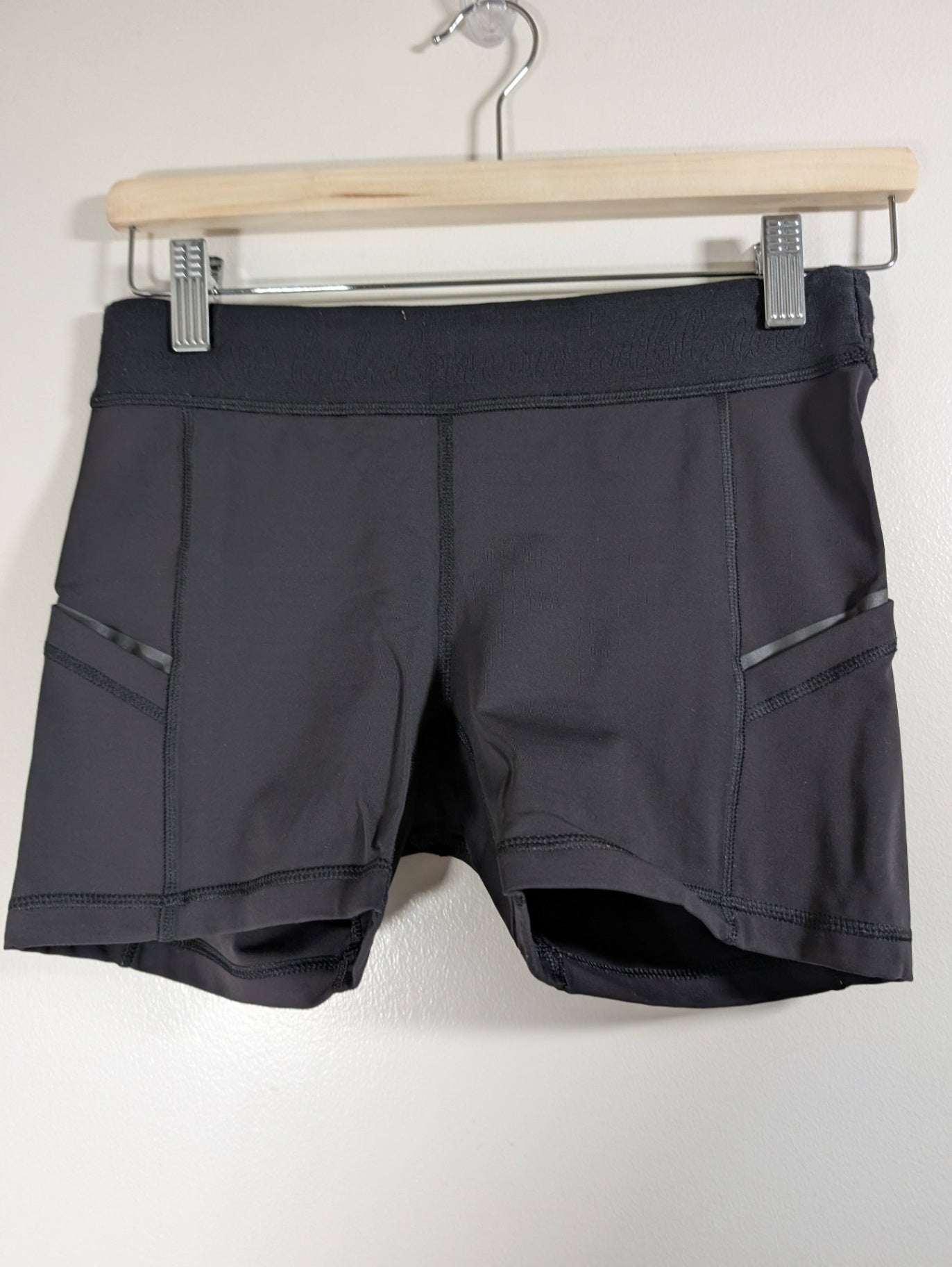 Lululemon black shorts - SZ 6