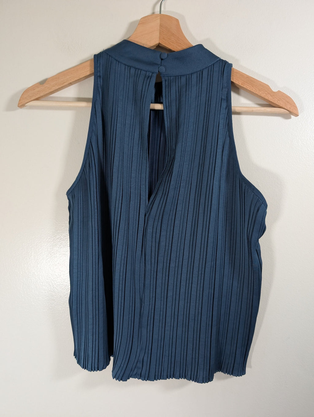 RW&Co. Pleated blue blouse - Small