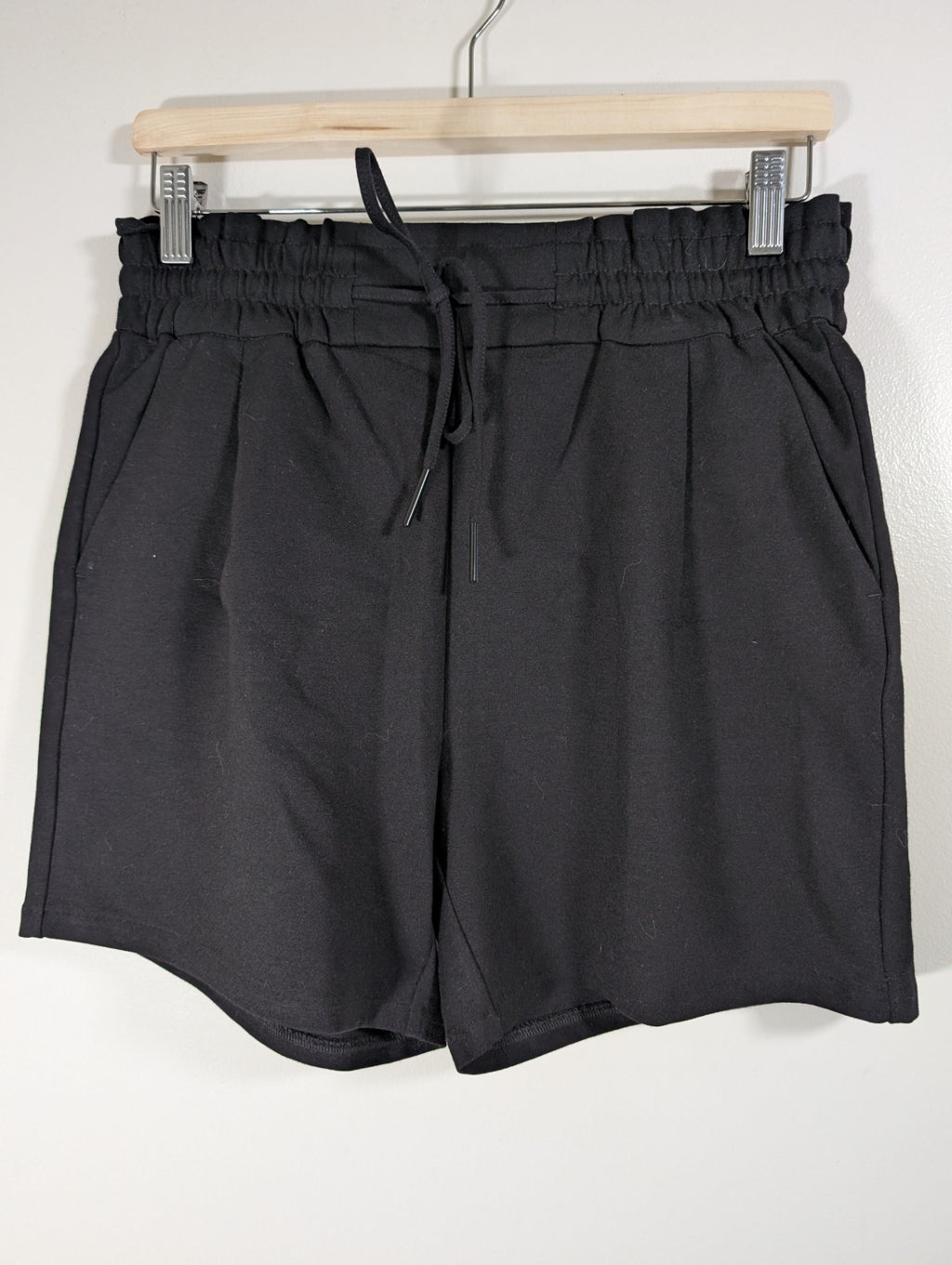 NWT Vero Moda Short Ruffle Shorts - Medium