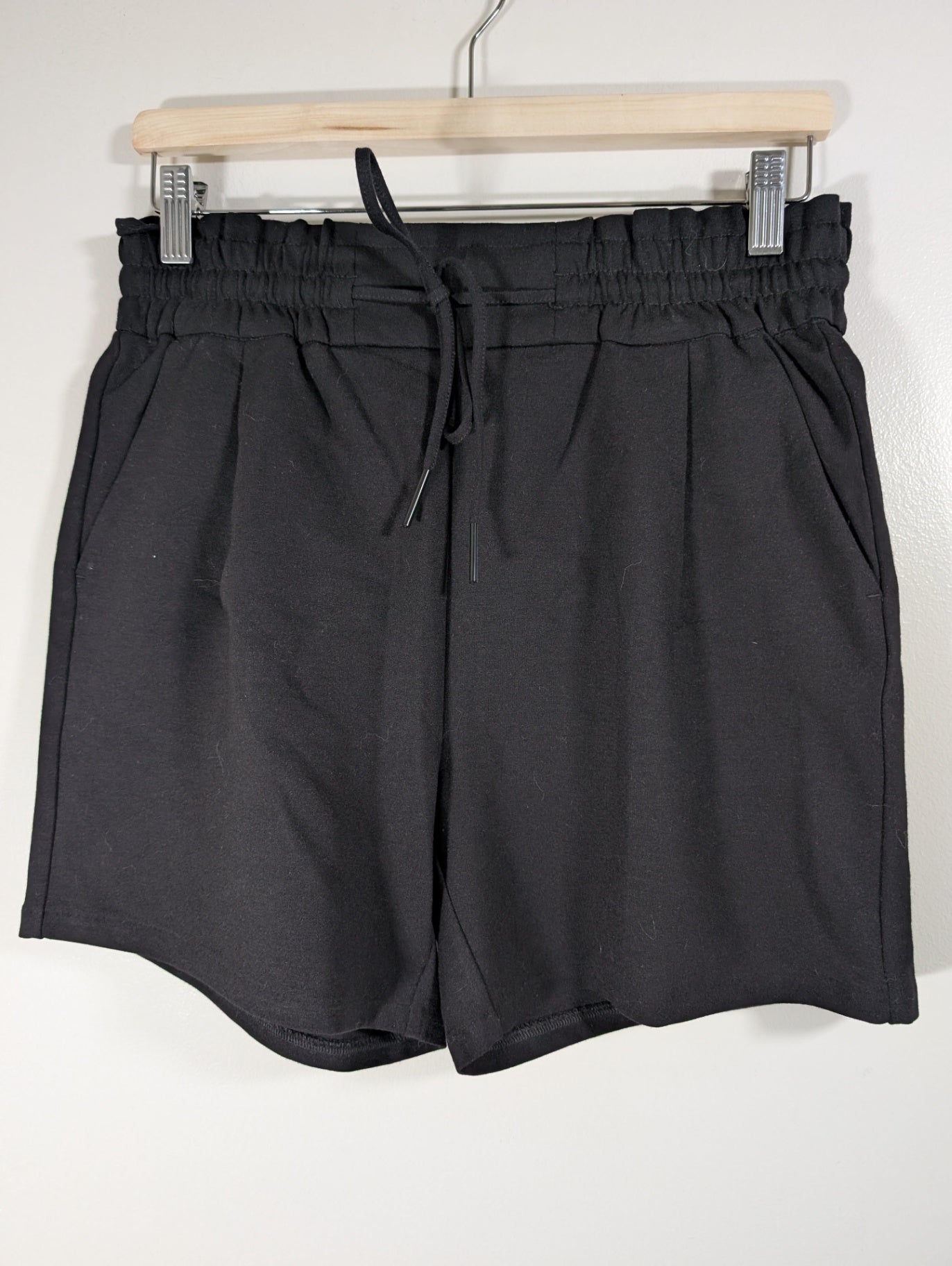 NWT Vero Moda Short Ruffle Shorts - Medium