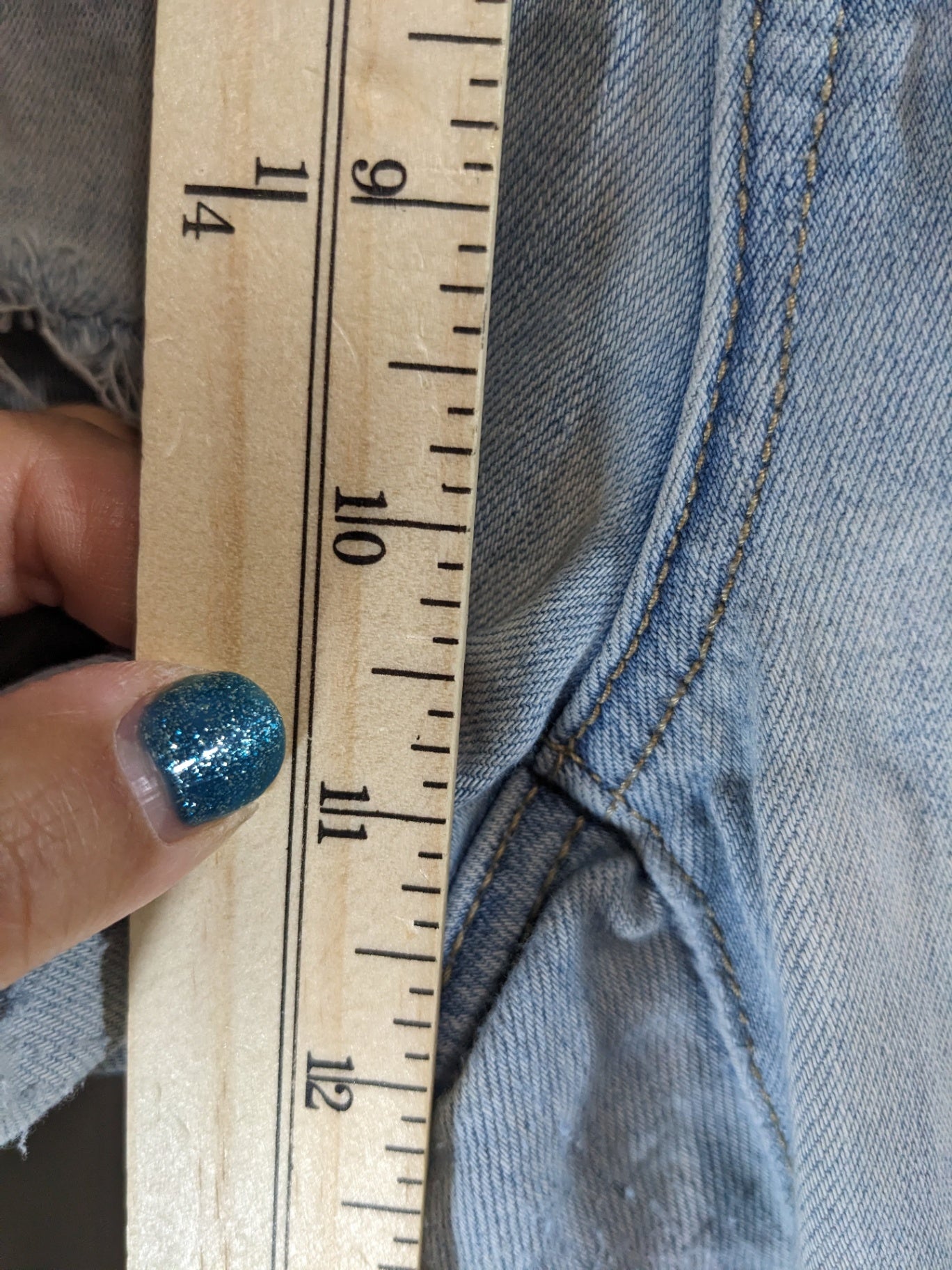 American Eagle Distressed Jeans - Sz 12