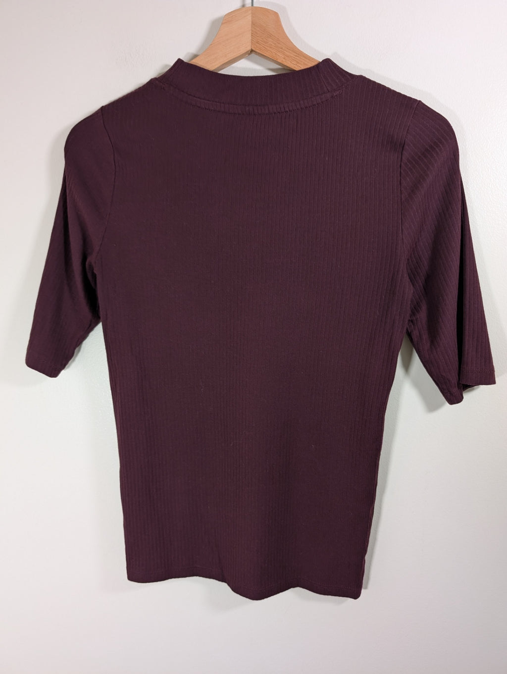 Gap dark purple ribbed tee - Small