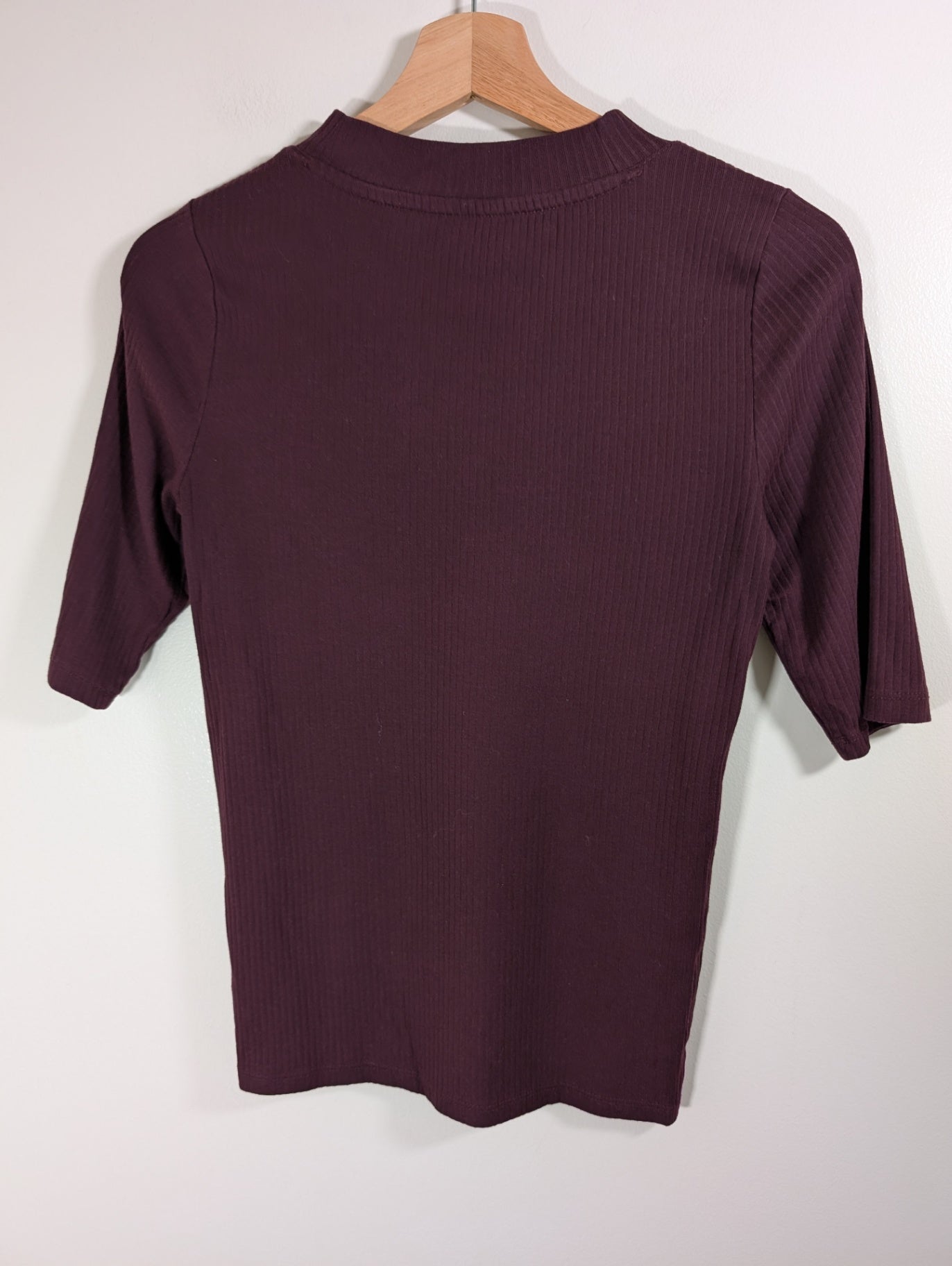 Gap dark purple ribbed tee - Small