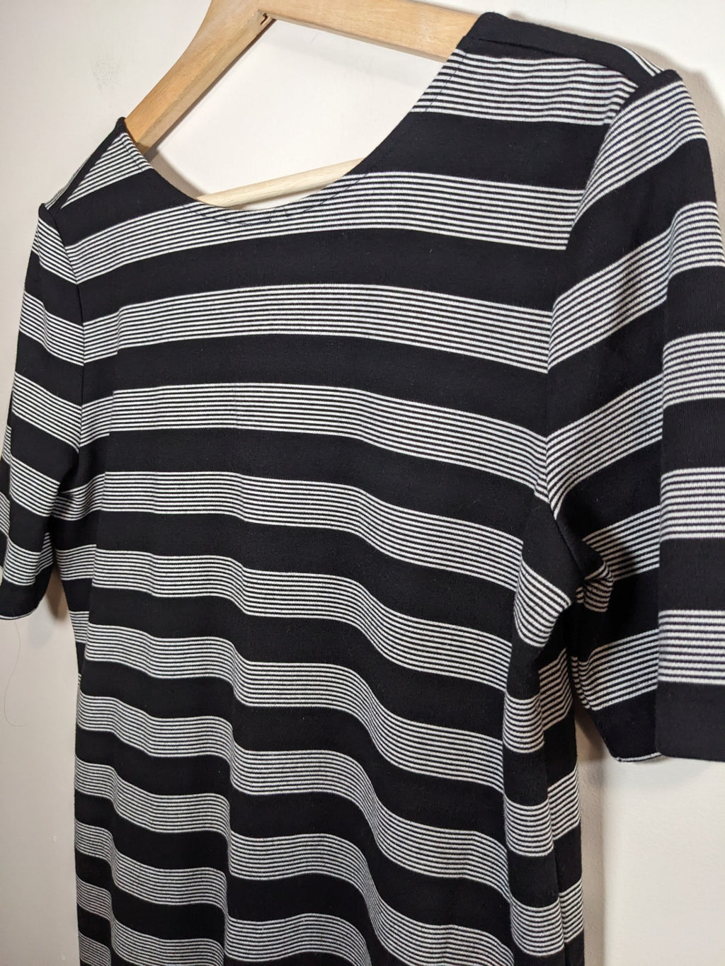 Gap low back striped dress Sz S