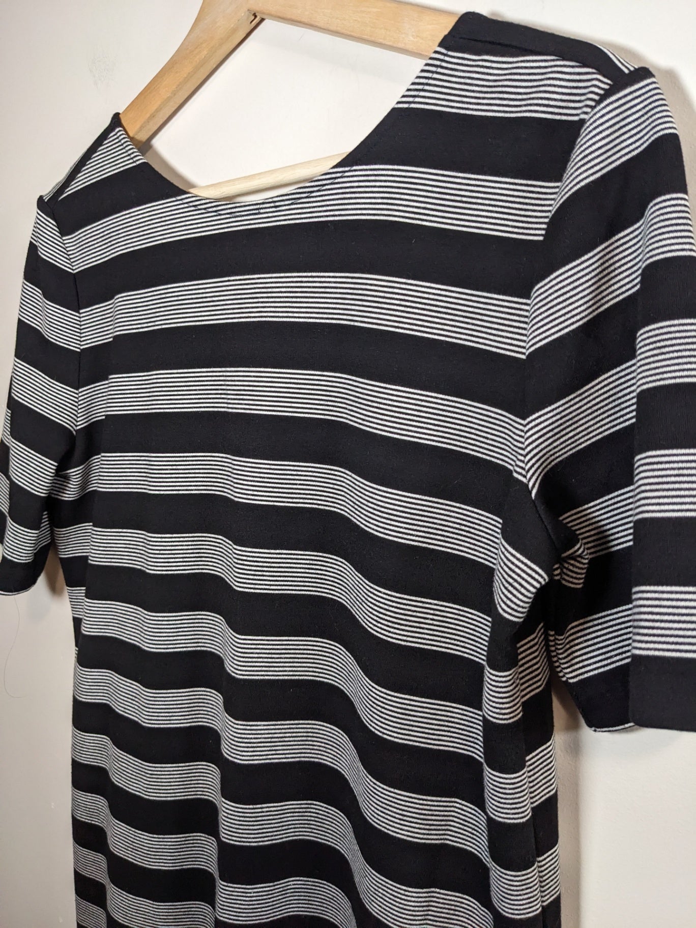 Gap low back striped dress Sz S