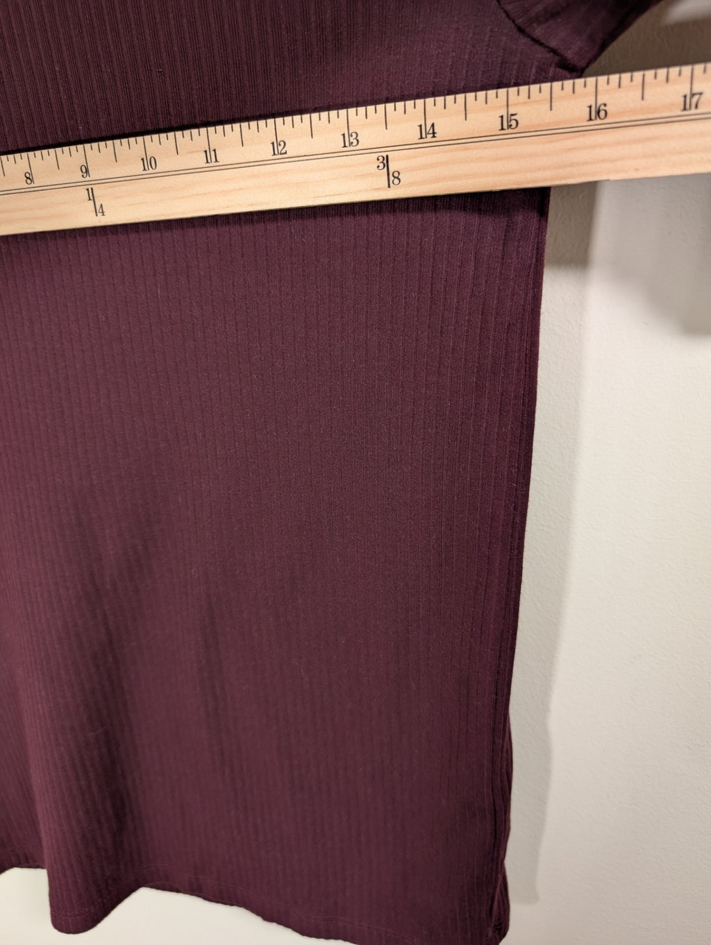 Gap dark purple ribbed tee - Small