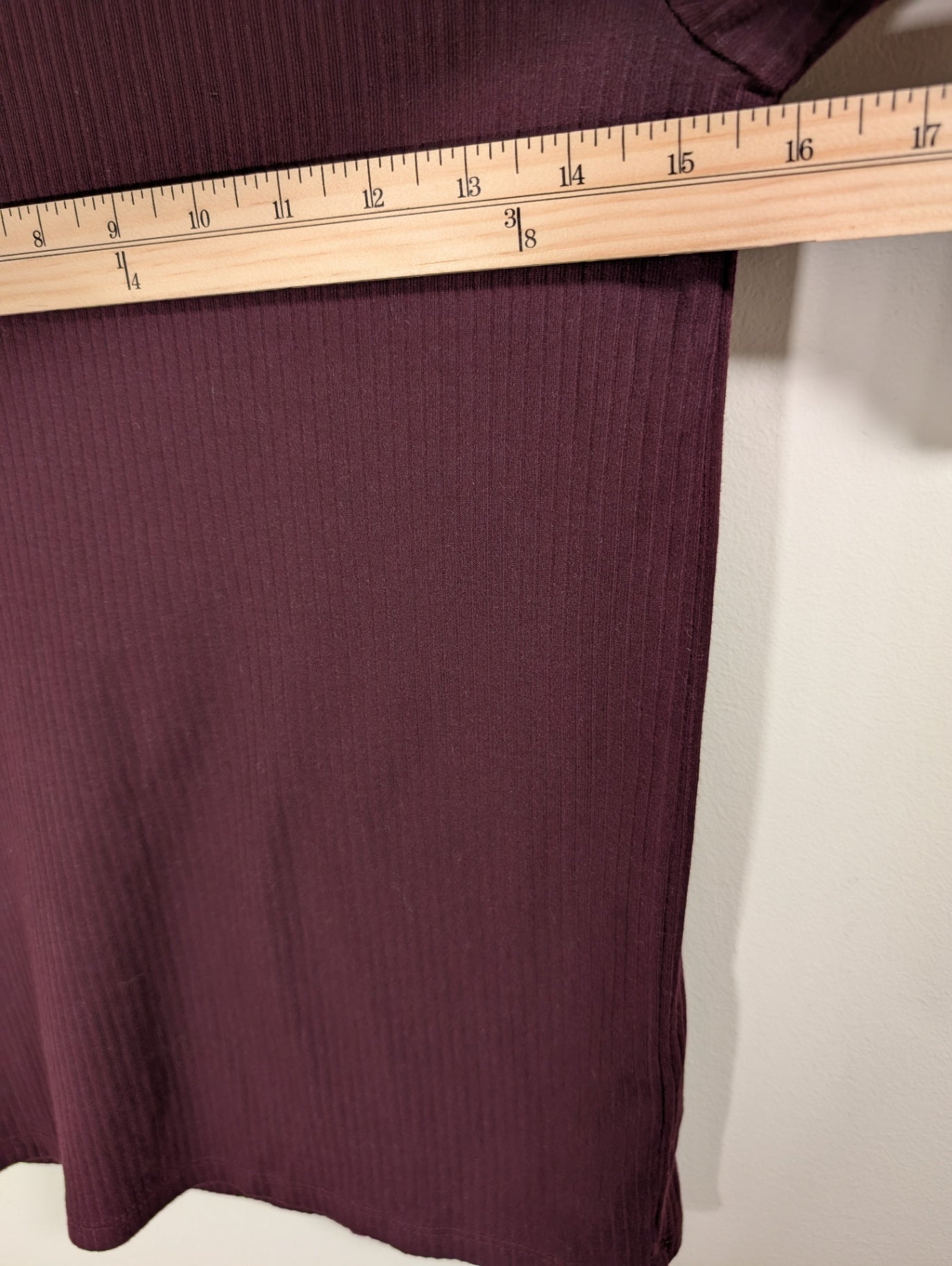Gap dark purple ribbed tee - Small