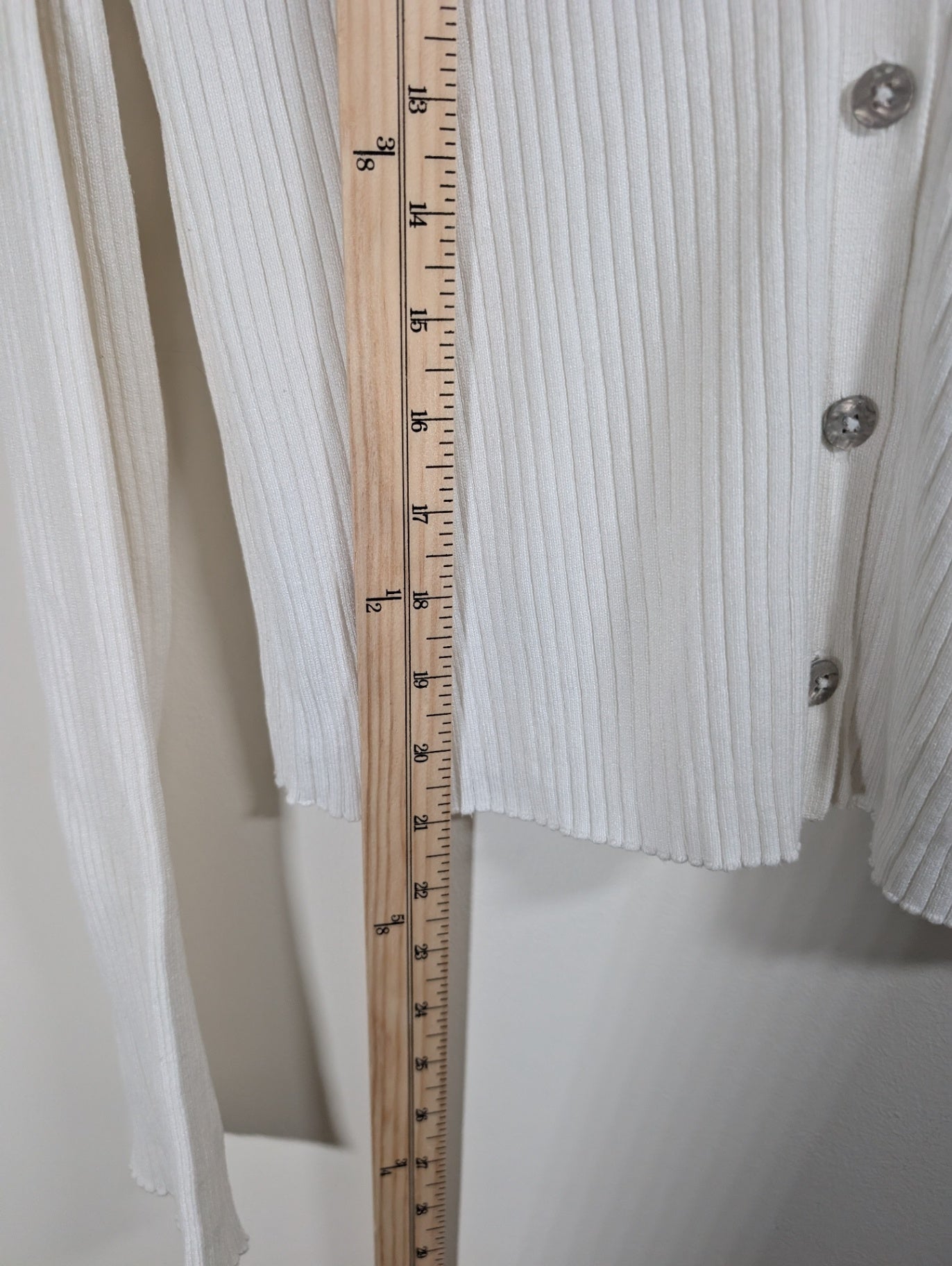 No label white cardigan - appears small