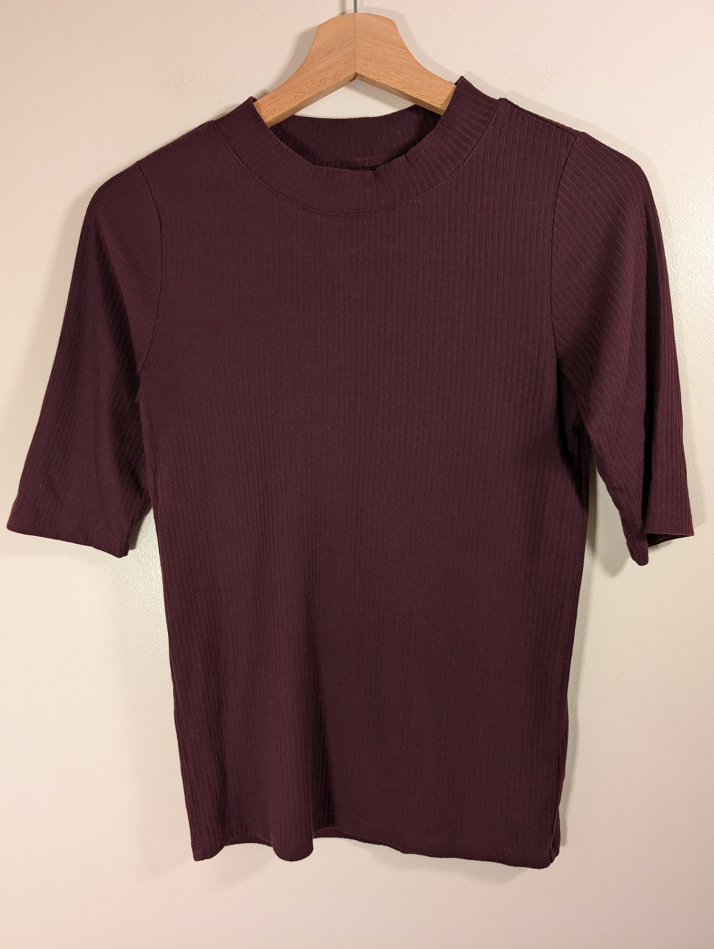 Gap dark purple ribbed tee - Small