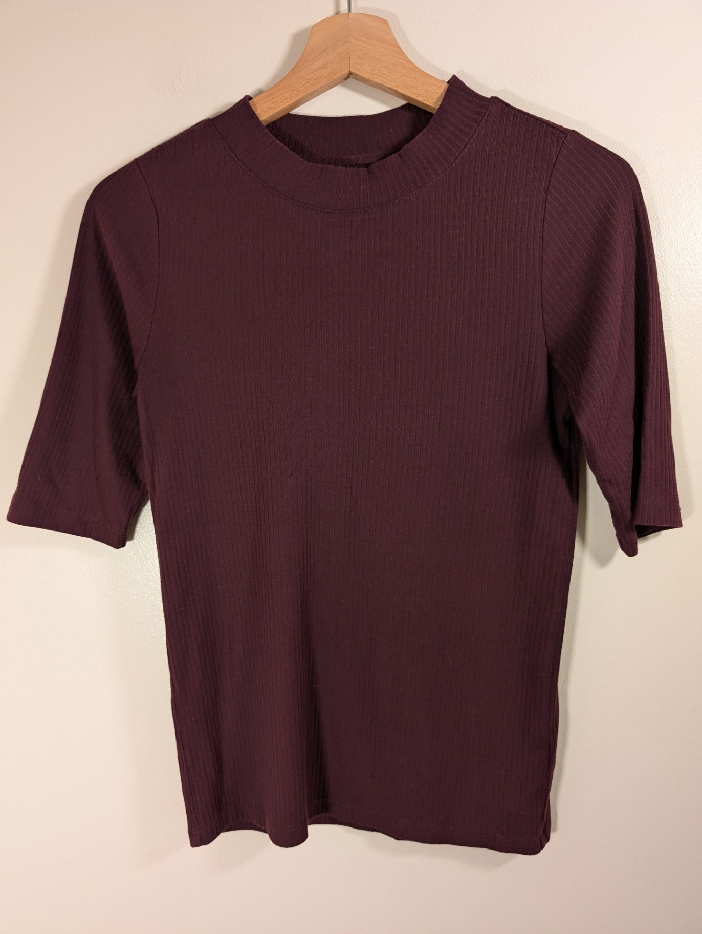 Gap dark purple ribbed tee - Small