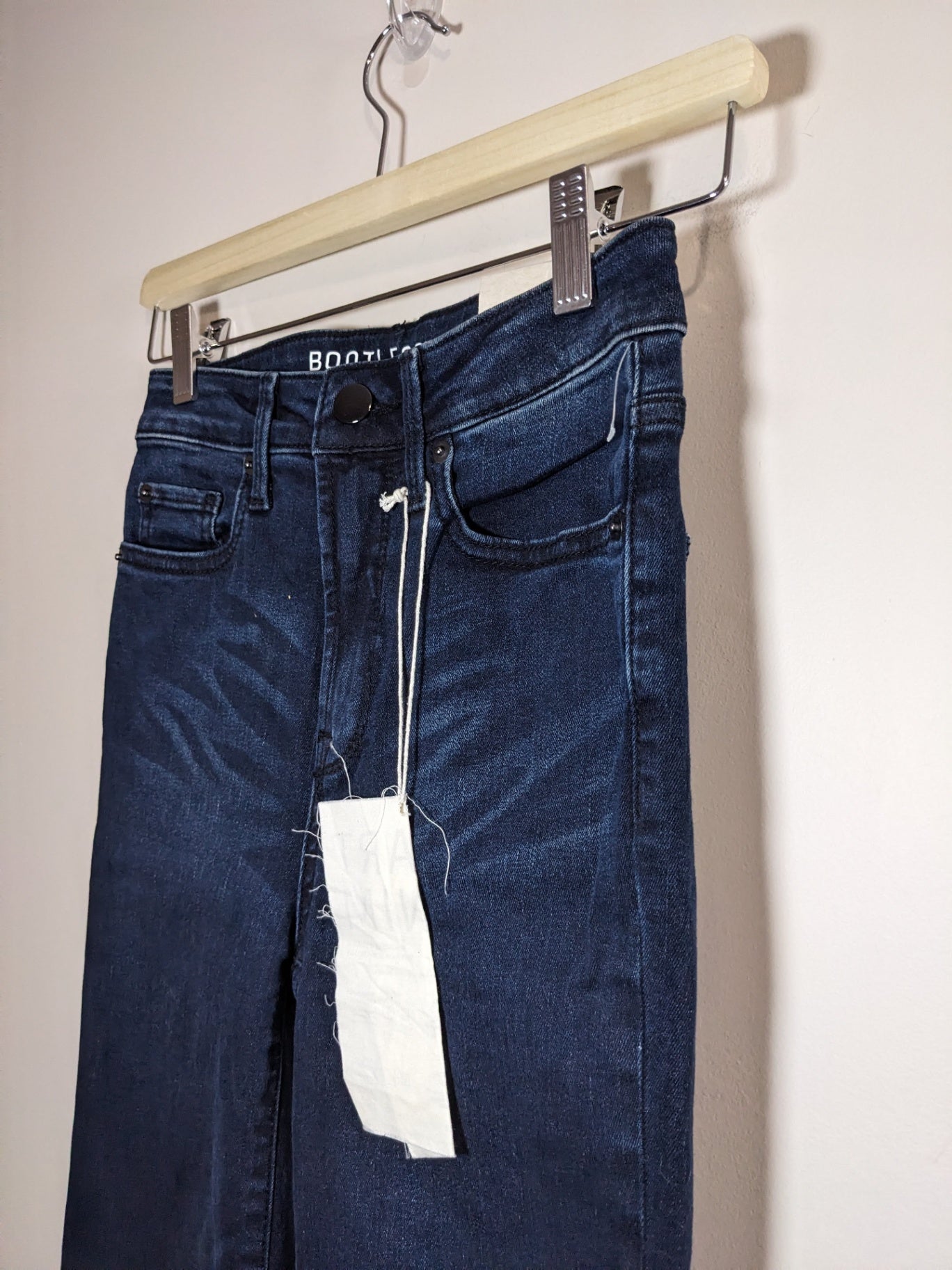 NWT Bootlegger smart denim straight jeans - SZ 24