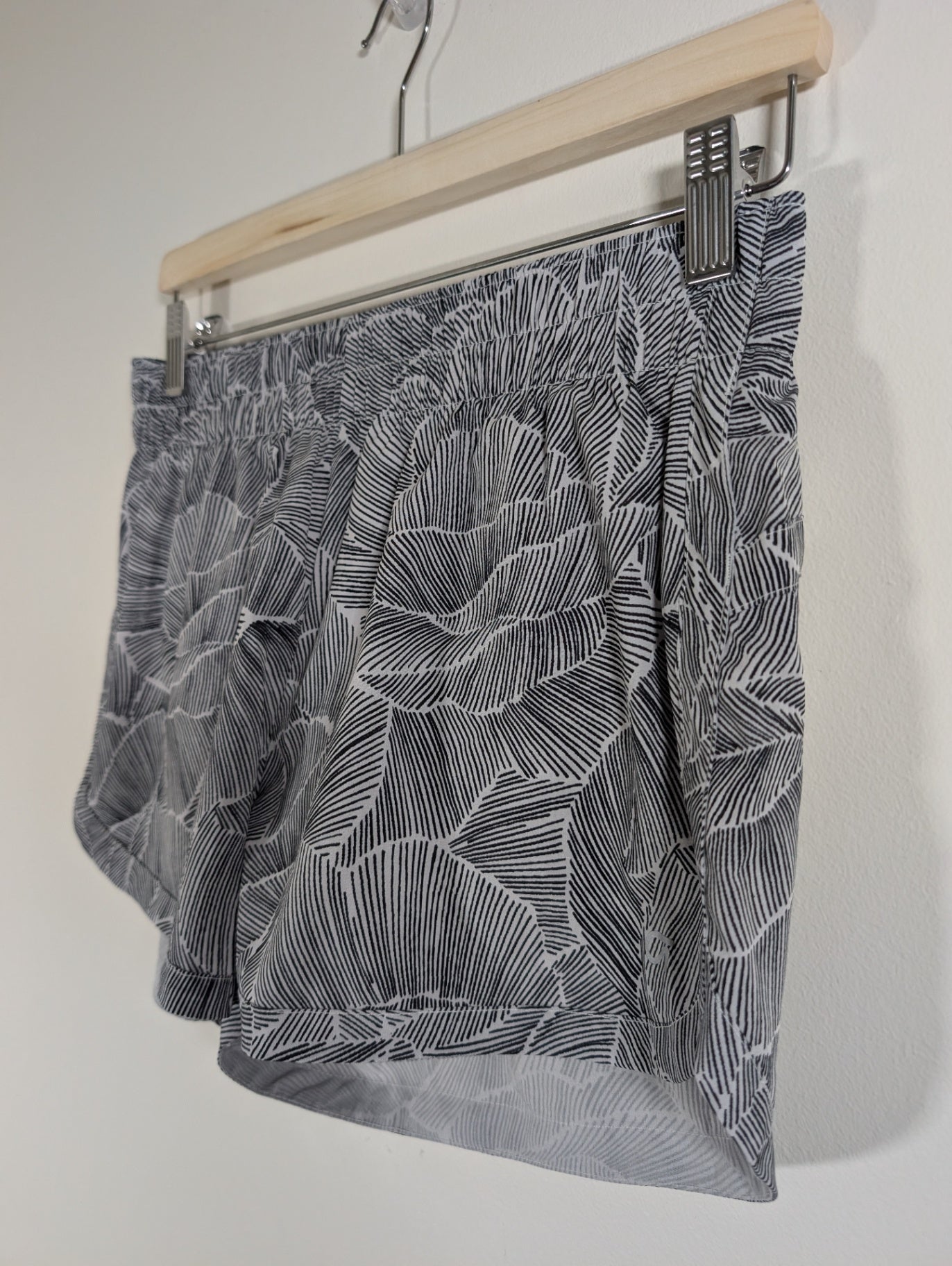 Gap leaf shorts - Small