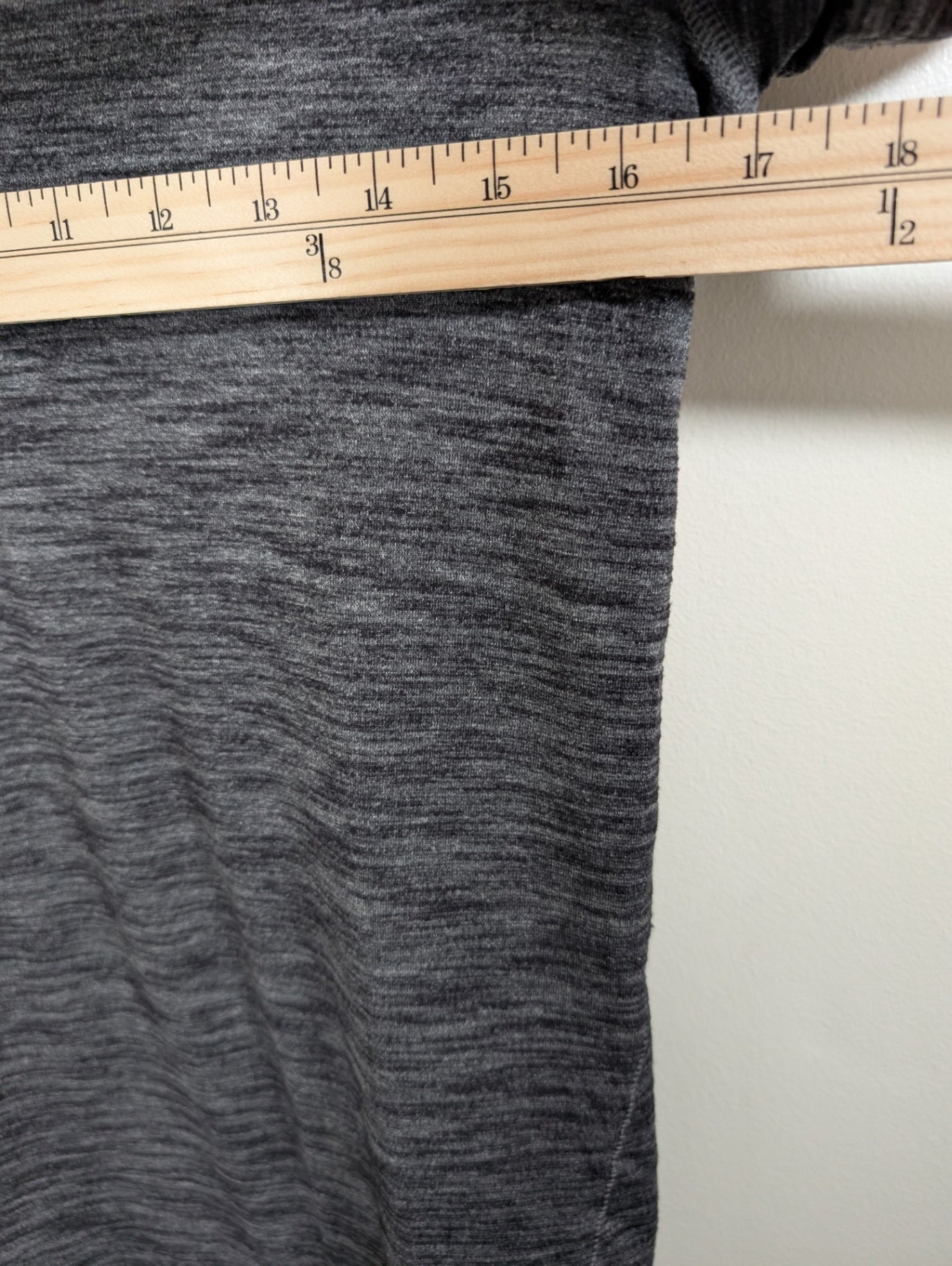 Lululemon heathered grey t-shirt - appears SZ 6