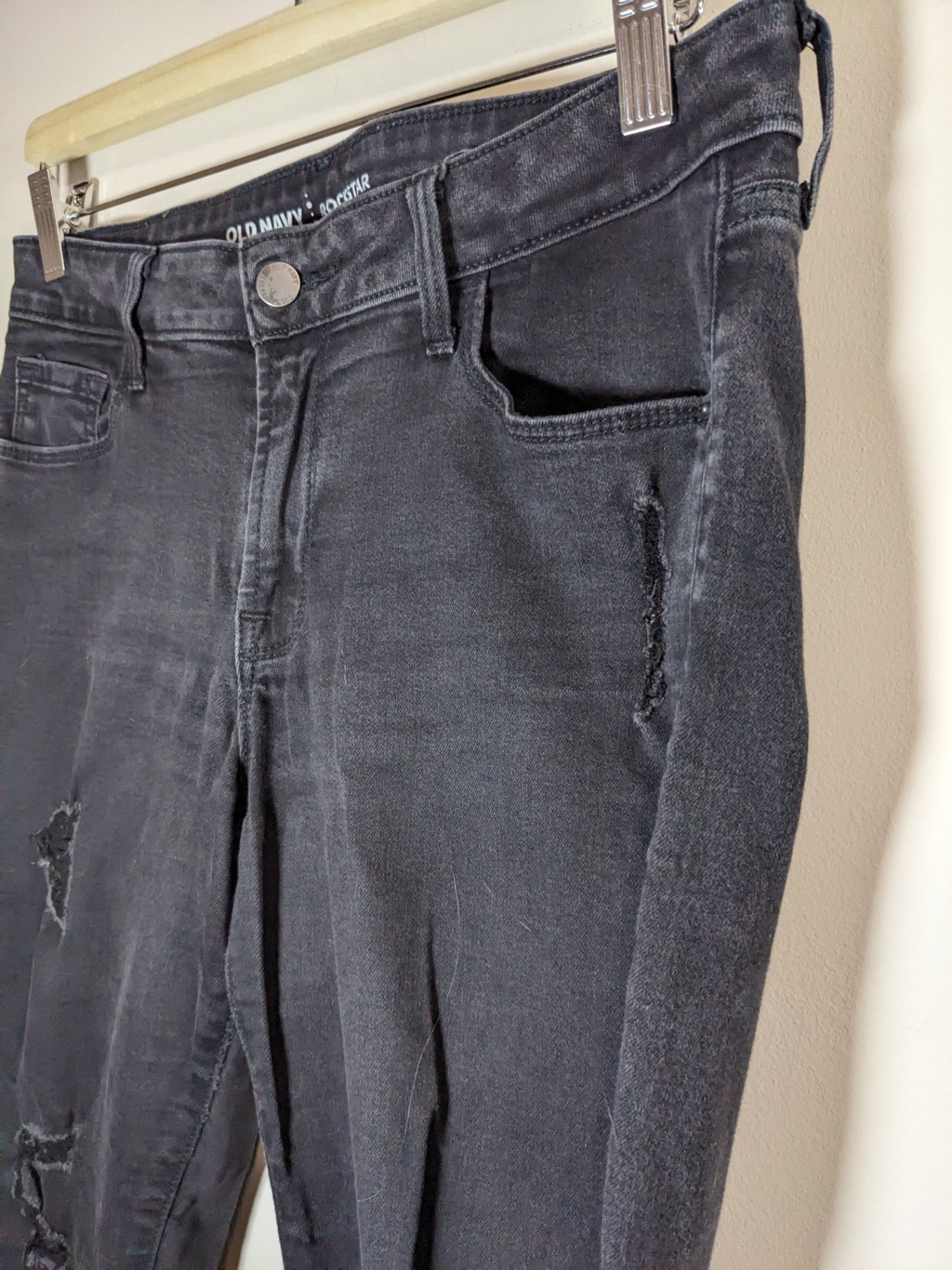 Old Navy distressed rockstar mid-rise jeans - SZ 8