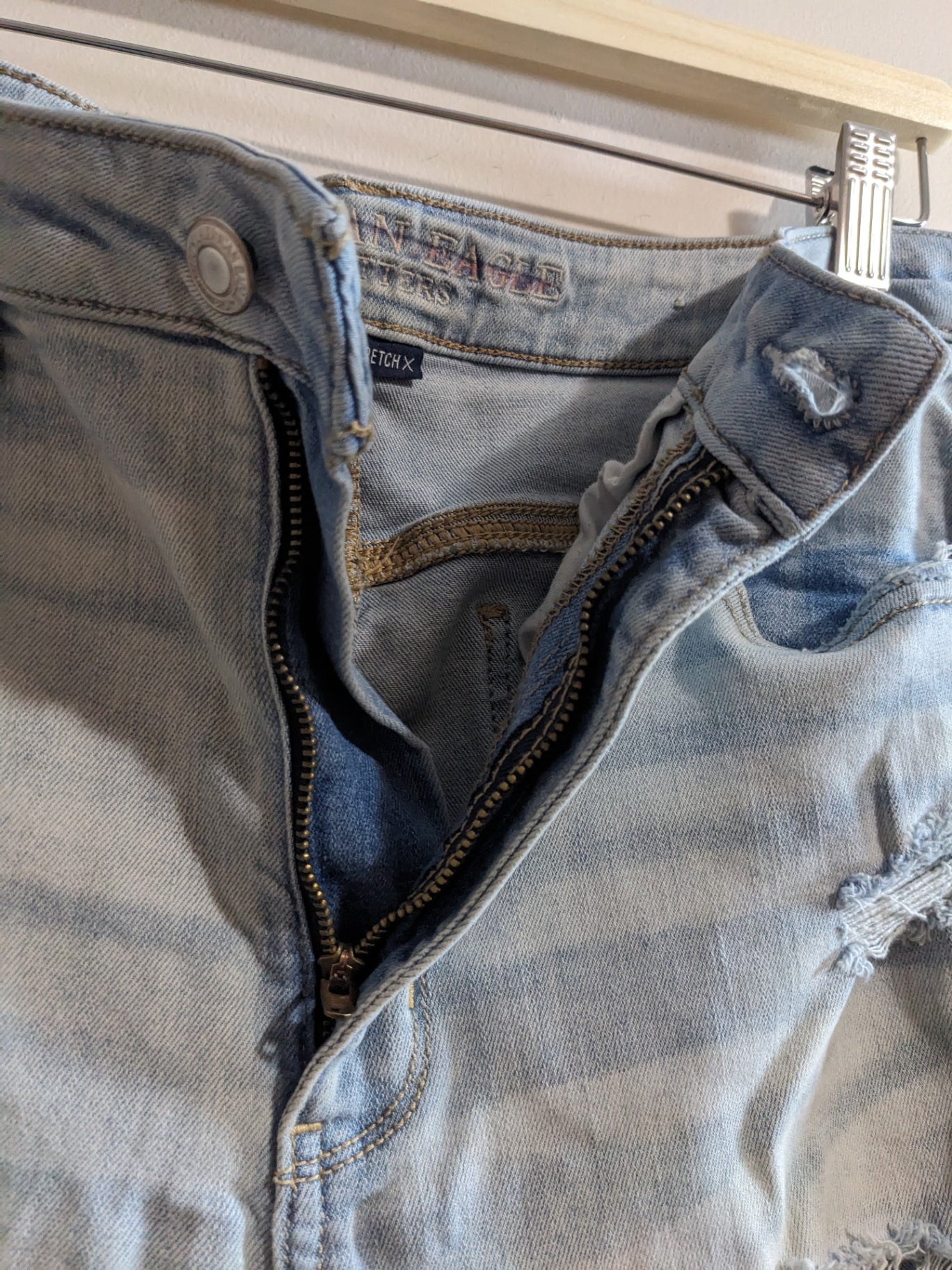 American Eagle Distressed Jeans - Sz 12