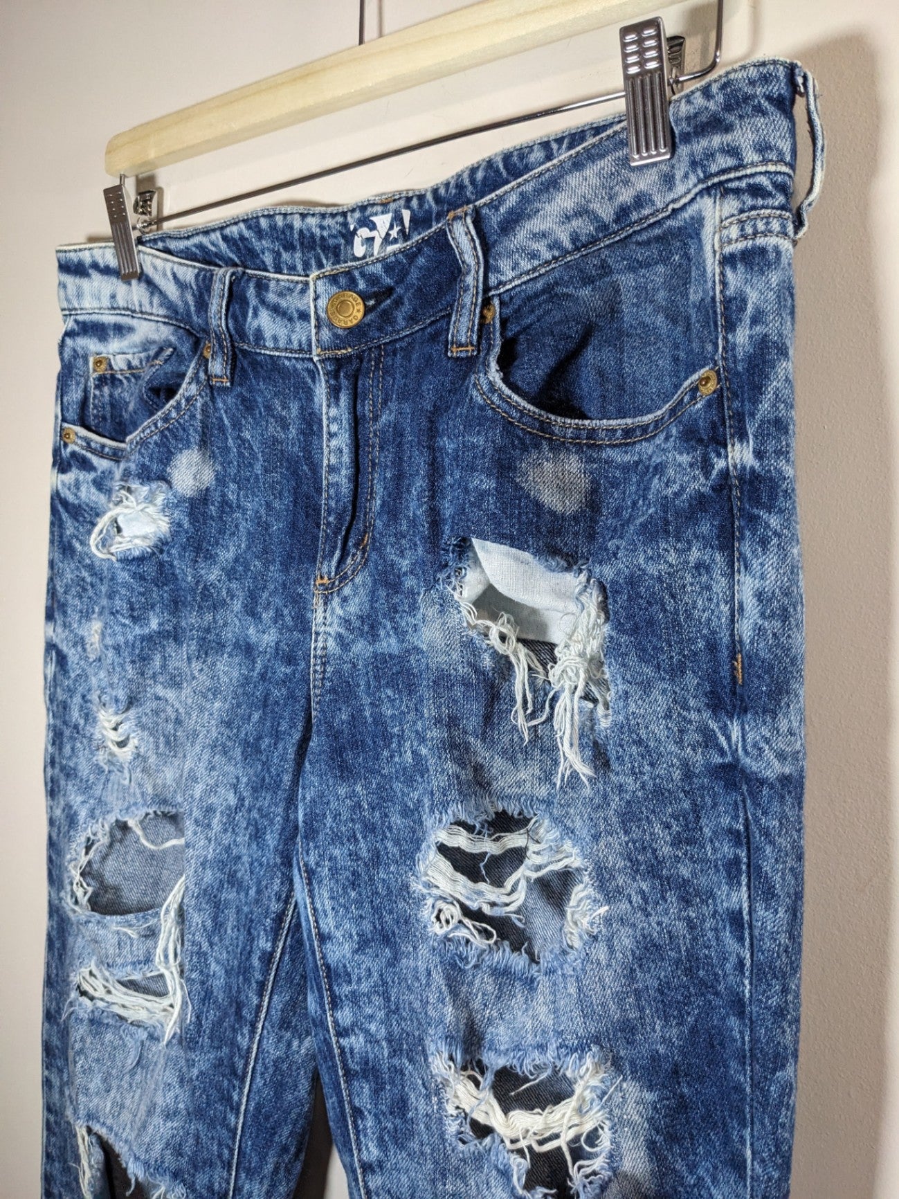 Garage Distressed Boyfriend Distressed Jeans - Sz 7