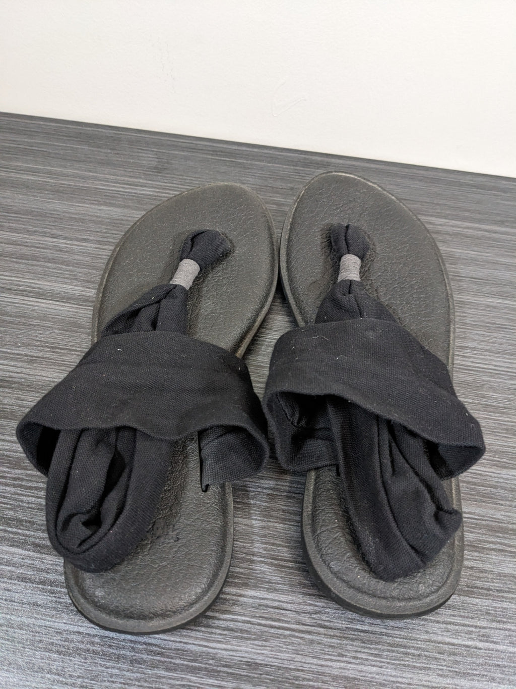Sanuk Black Sandals Sz 7