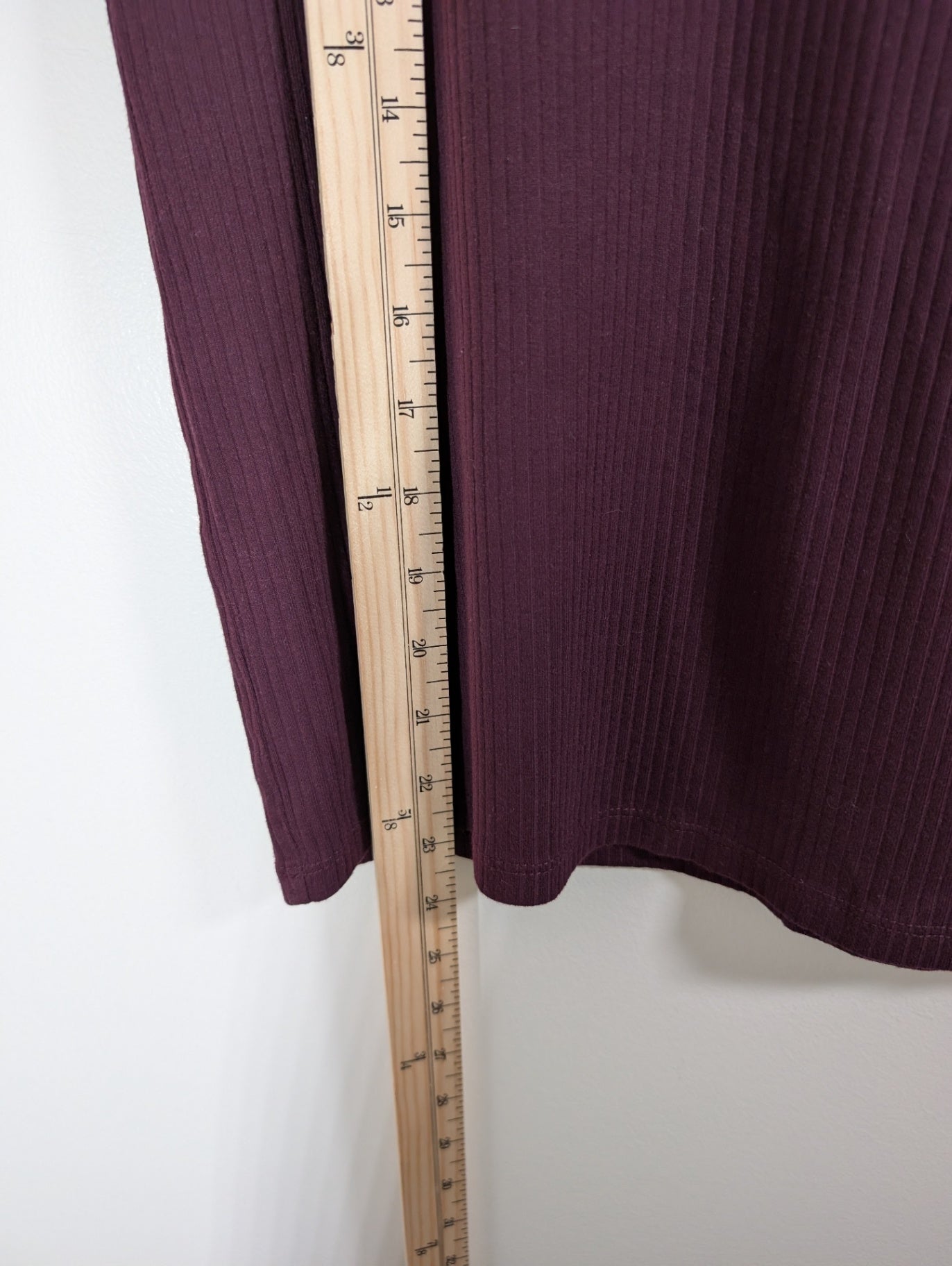 Gap dark purple ribbed tee - Small